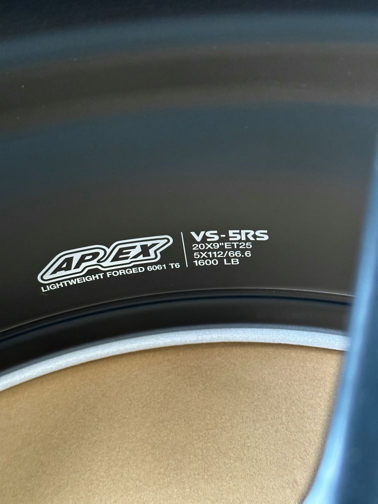 White BMW G21 Wagon 3 Series with 20" VS-5RS Apex wheels in Satin Black