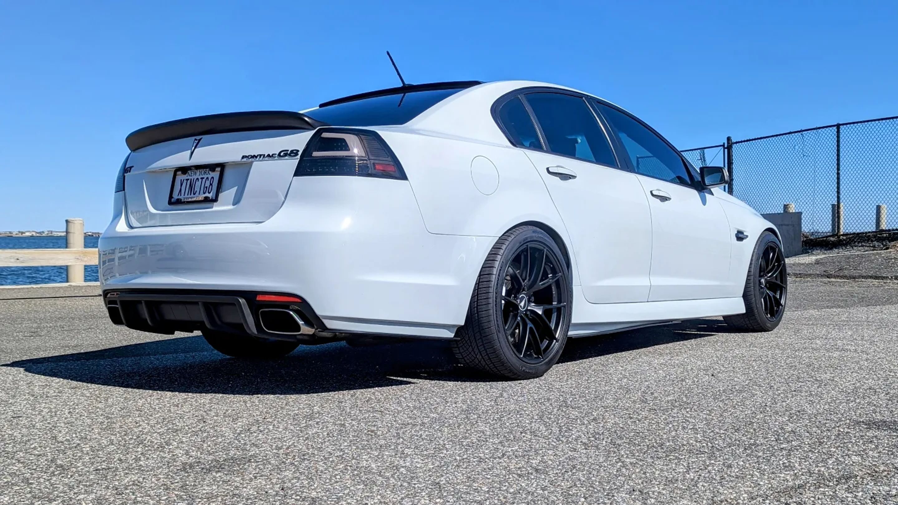 White Pontiac G8 GT with 19" VS-5RS Apex wheels in Satin Black