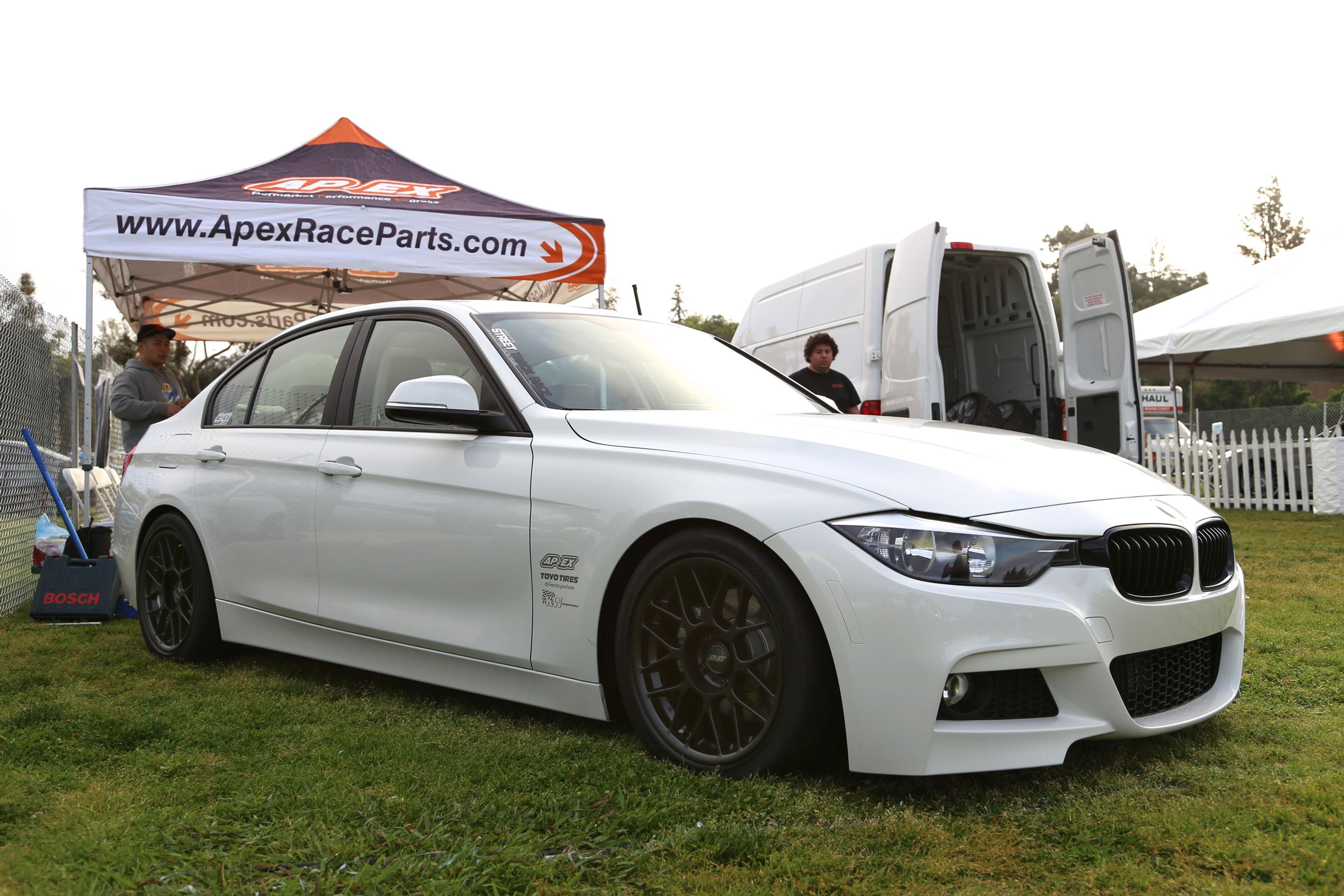 White BMW F30 Sedan 3 Series with 17" ARC-8 Apex wheels in Anthracite