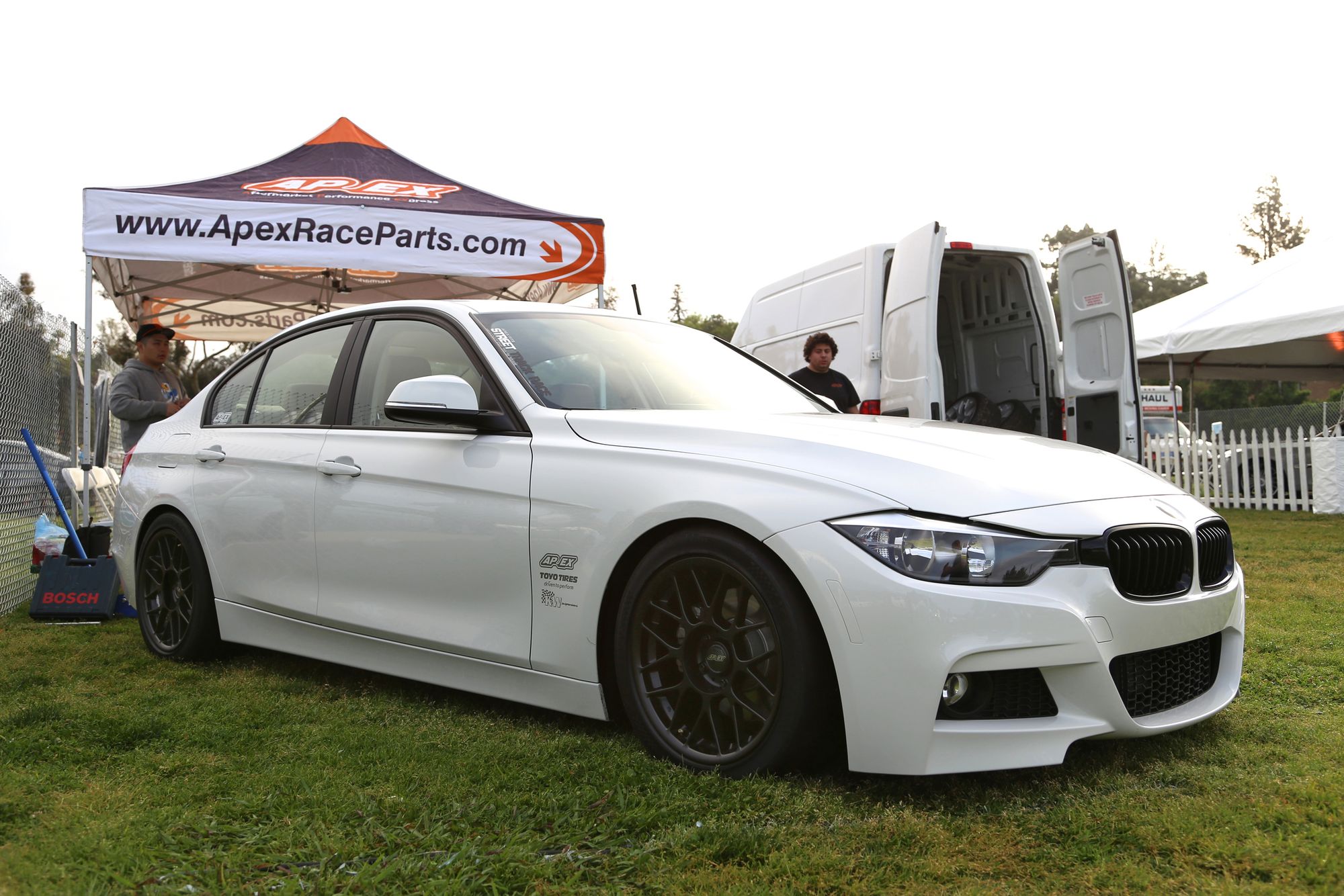 White BMW F30 Sedan 3 Series with 17" ARC-8 Apex wheels in Anthracite
