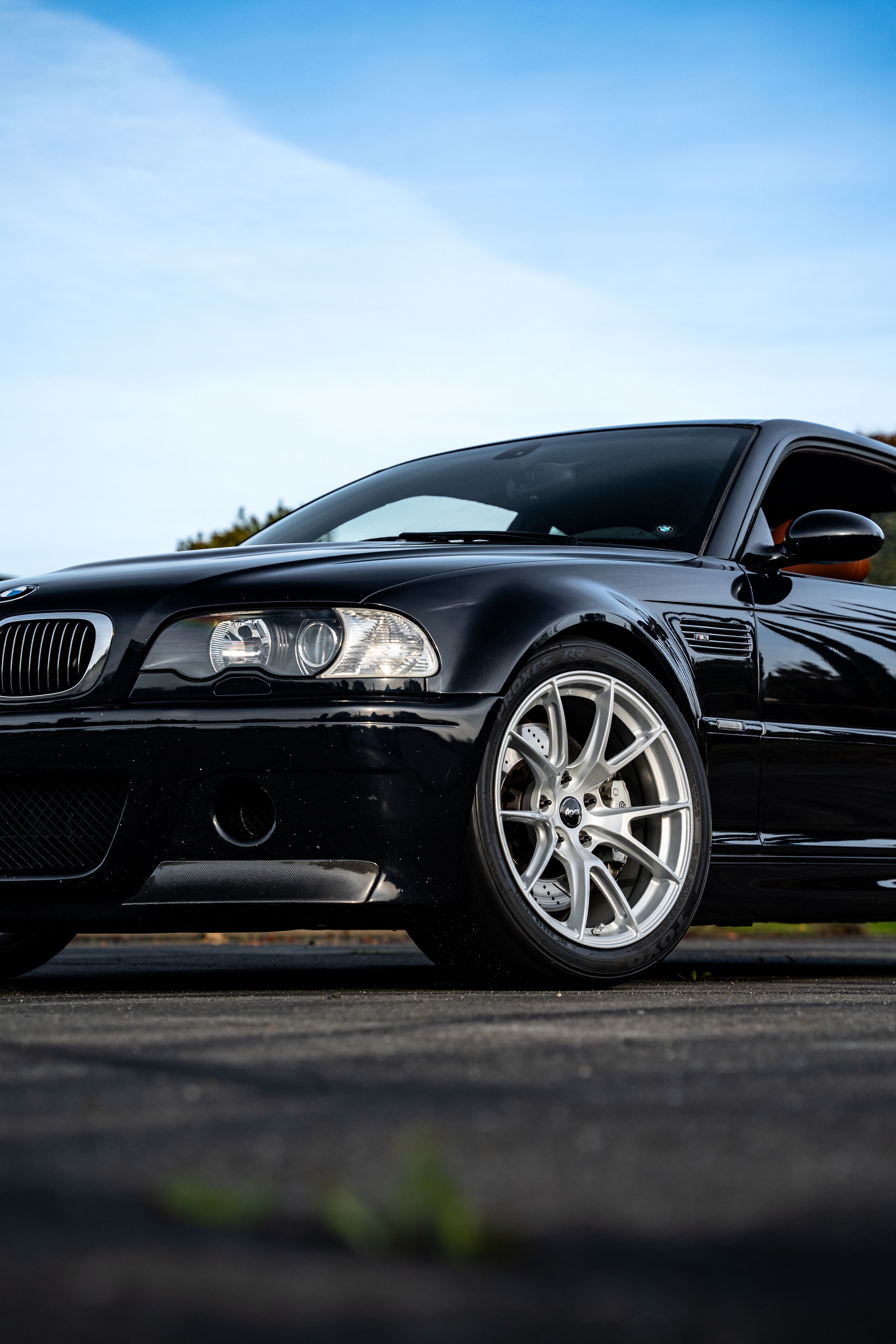 Black BMW E46 M3 with 18" VS-5 Apex wheels in Race Silver