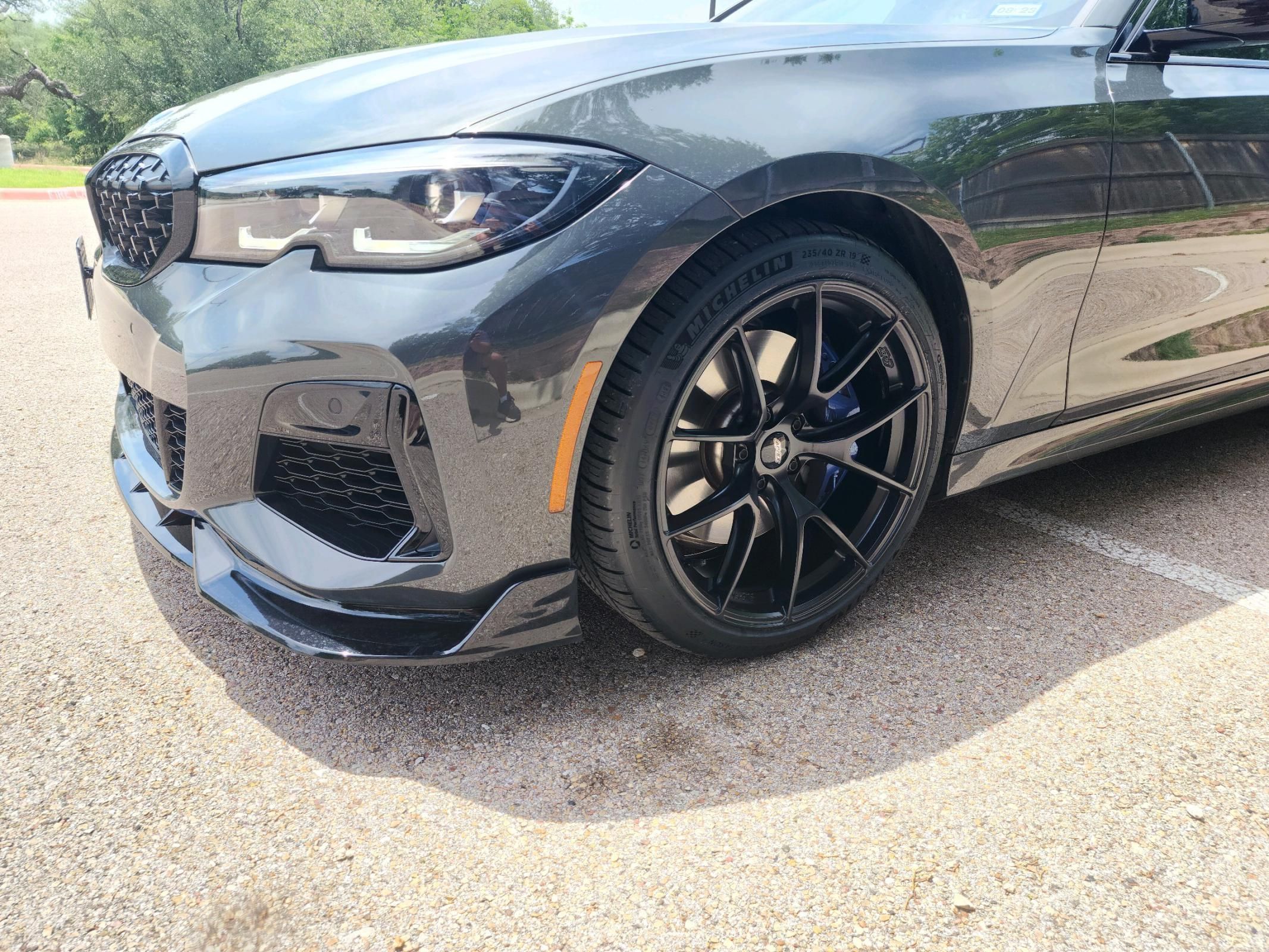 Grey BMW G20 Sedan 3 Series with 19" VS-5RS Apex wheels in Satin Black