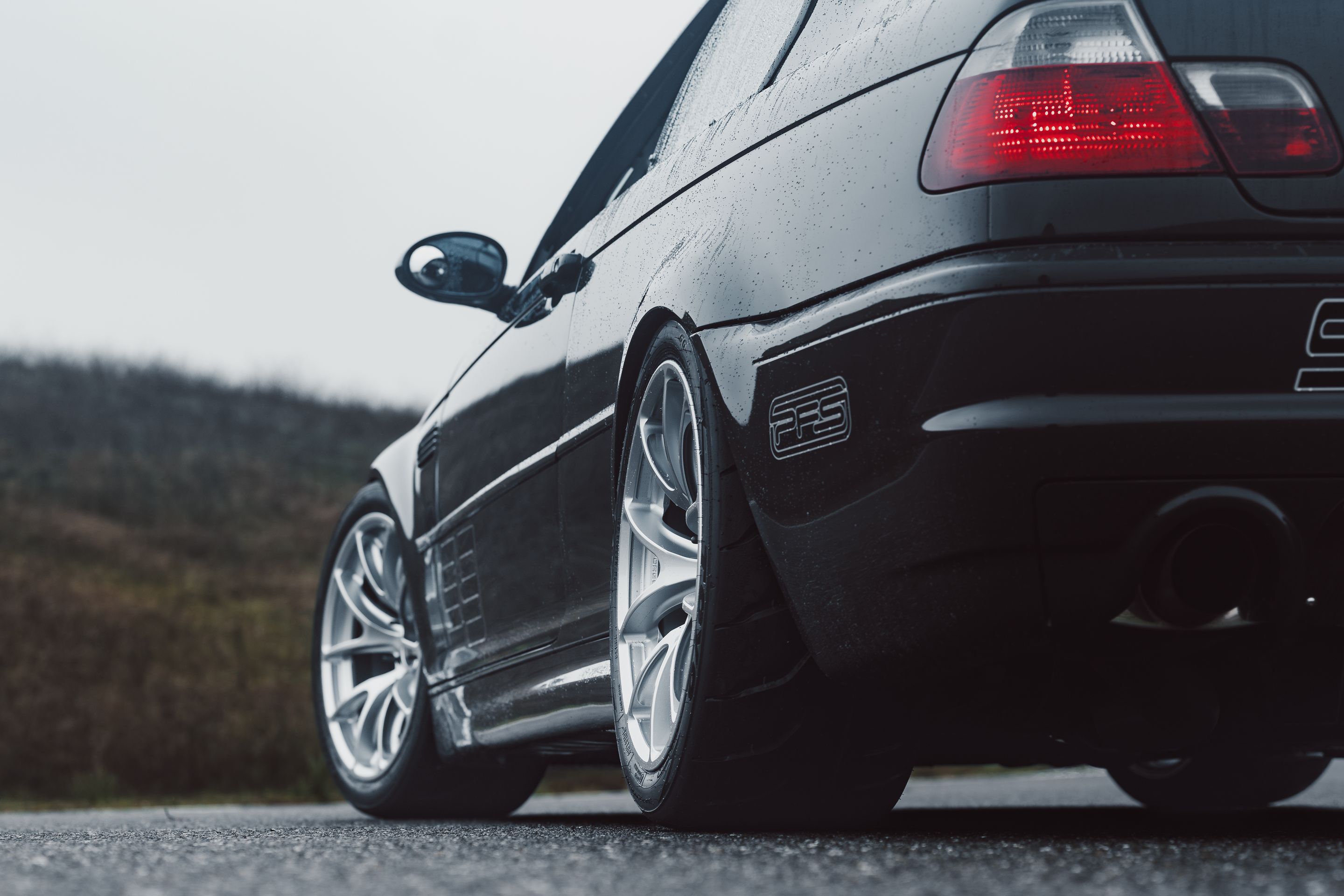 Grey BMW E46 M3 with 18" VS-5RE Apex wheels in Race Silver