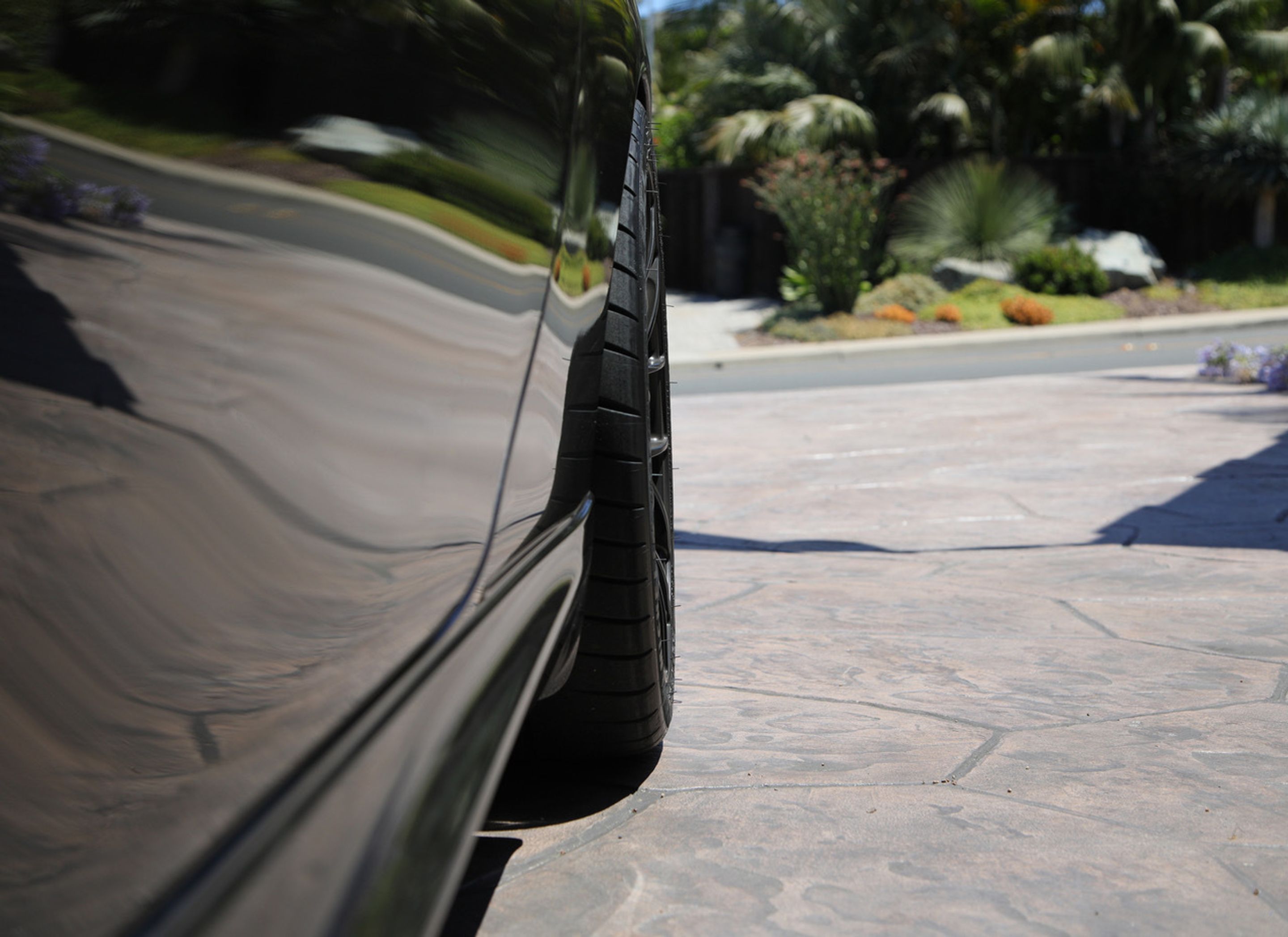 Black Porsche 911 996 GT3 with 18" EC-7RS Apex wheels in Satin Black