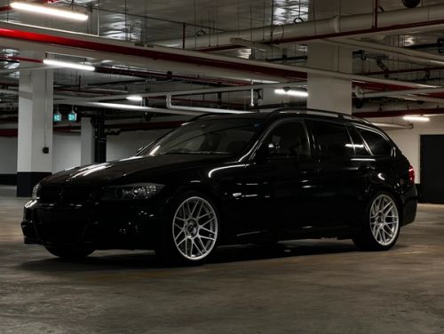 Black BMW 3 Series - ARC-8 in Race Silver
