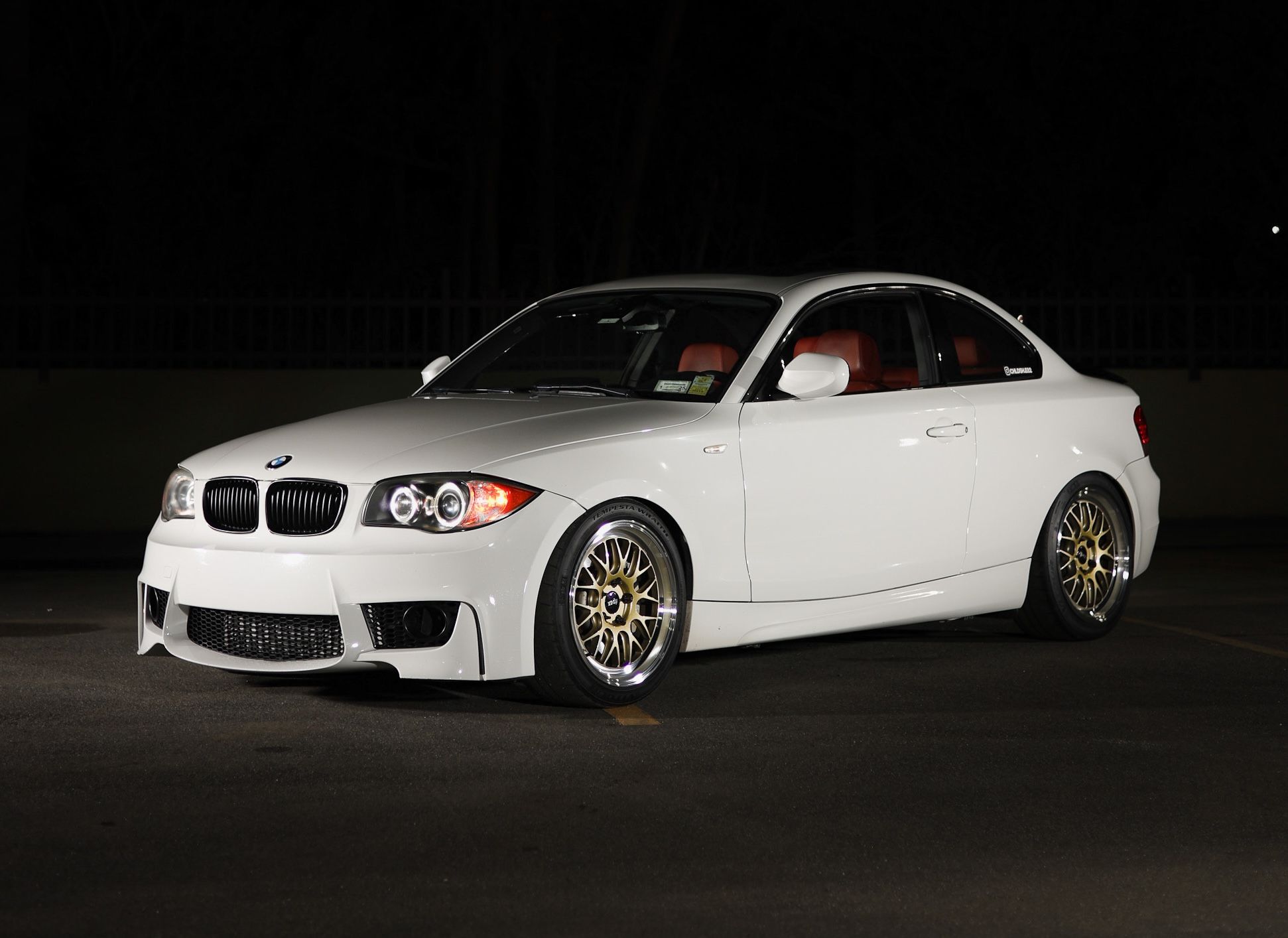 White BMW E82 Coupe 1 Series with 18" ML-10RT Apex wheels in Machined Lip Gloss Motorsport Gold