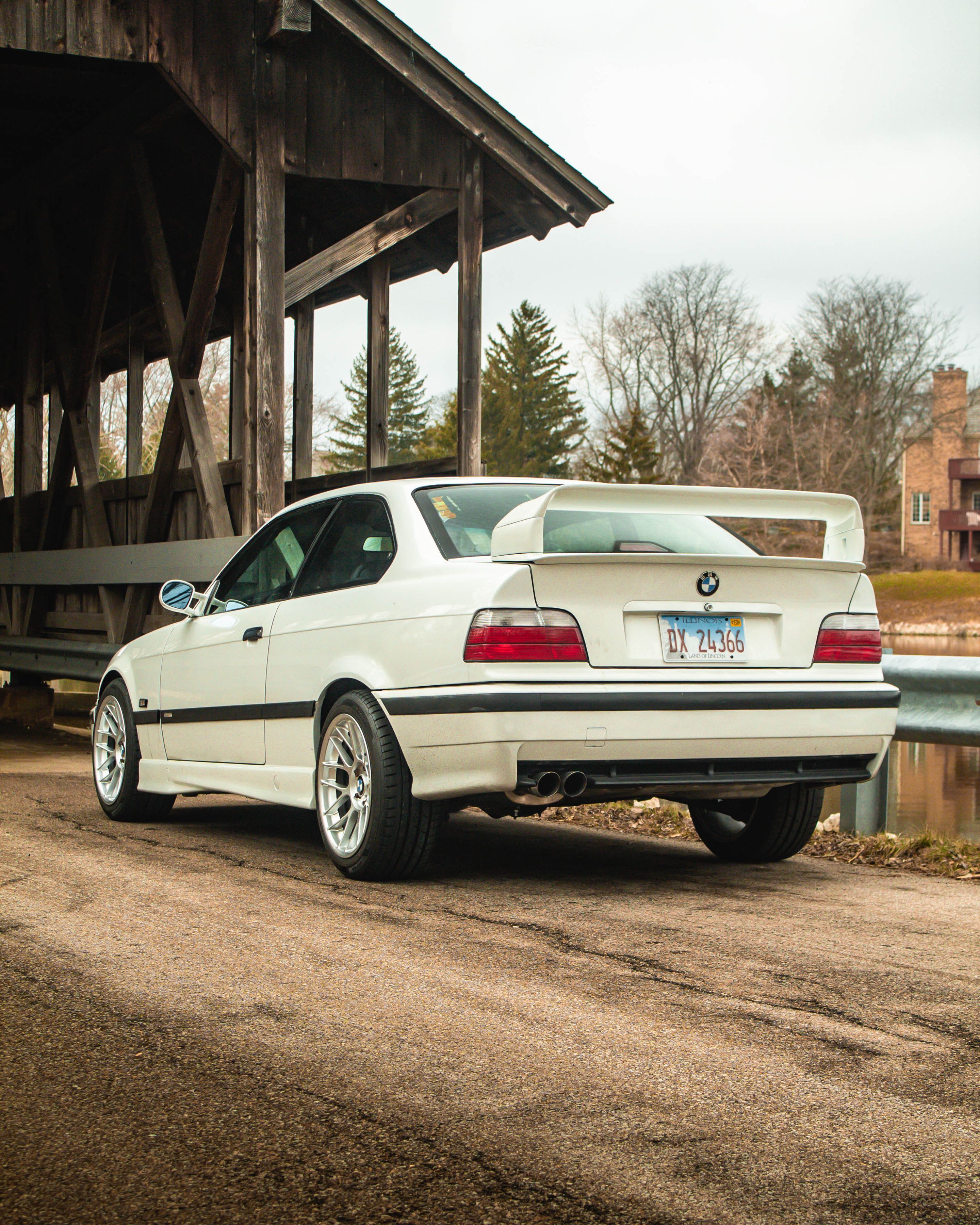 White BMW E36 M3 with 17" ARC-8 Apex wheels in Hyper Silver