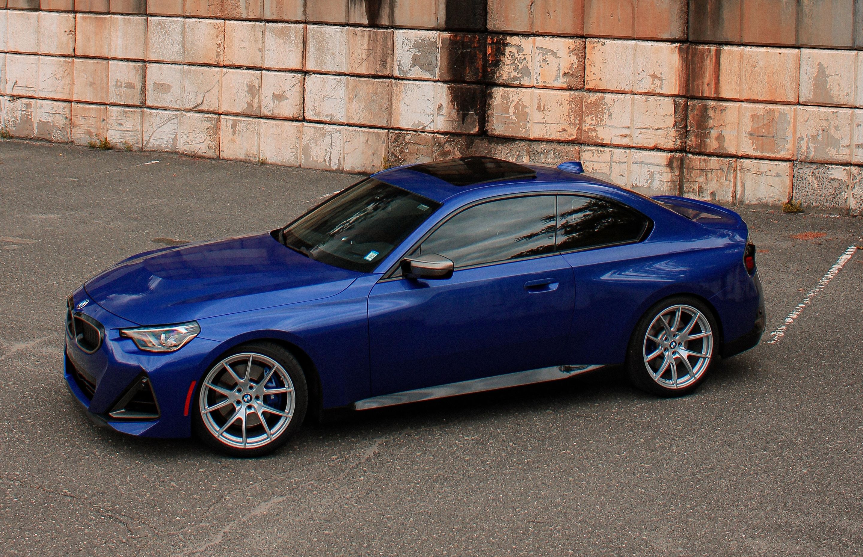 Blue BMW G42 2 Series with 19" VS-5 Apex wheels in Race Silver