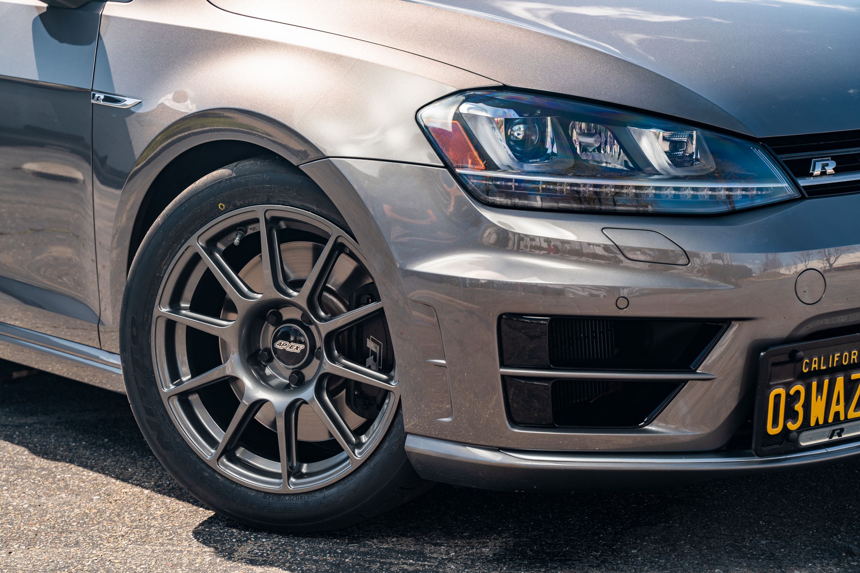 Grey VW MK7 Golf R with 17" SM-10 Apex wheels in Anthracite