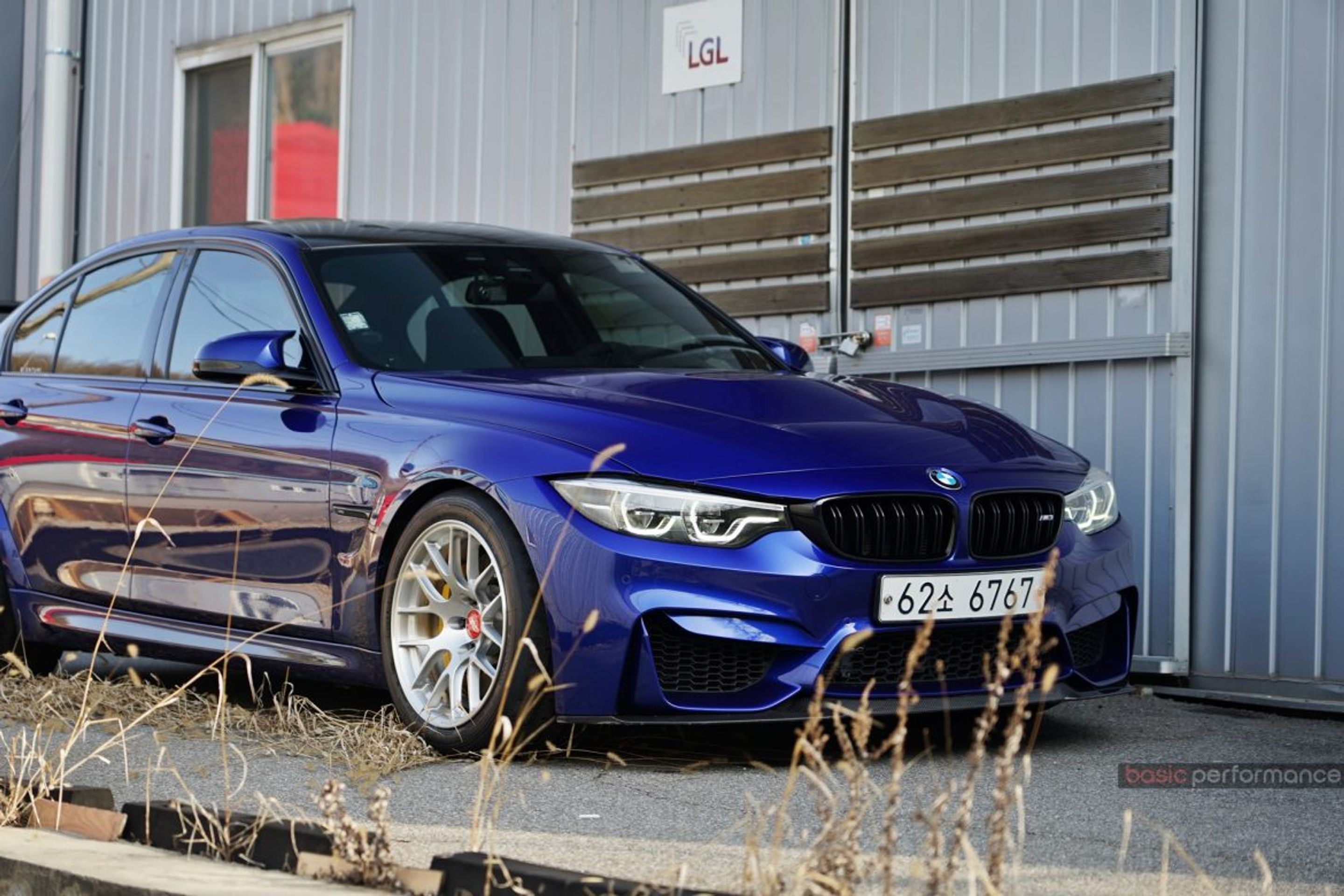 Blue BMW F80 M3 with 18" EC-7R Apex wheels in Brushed Clear