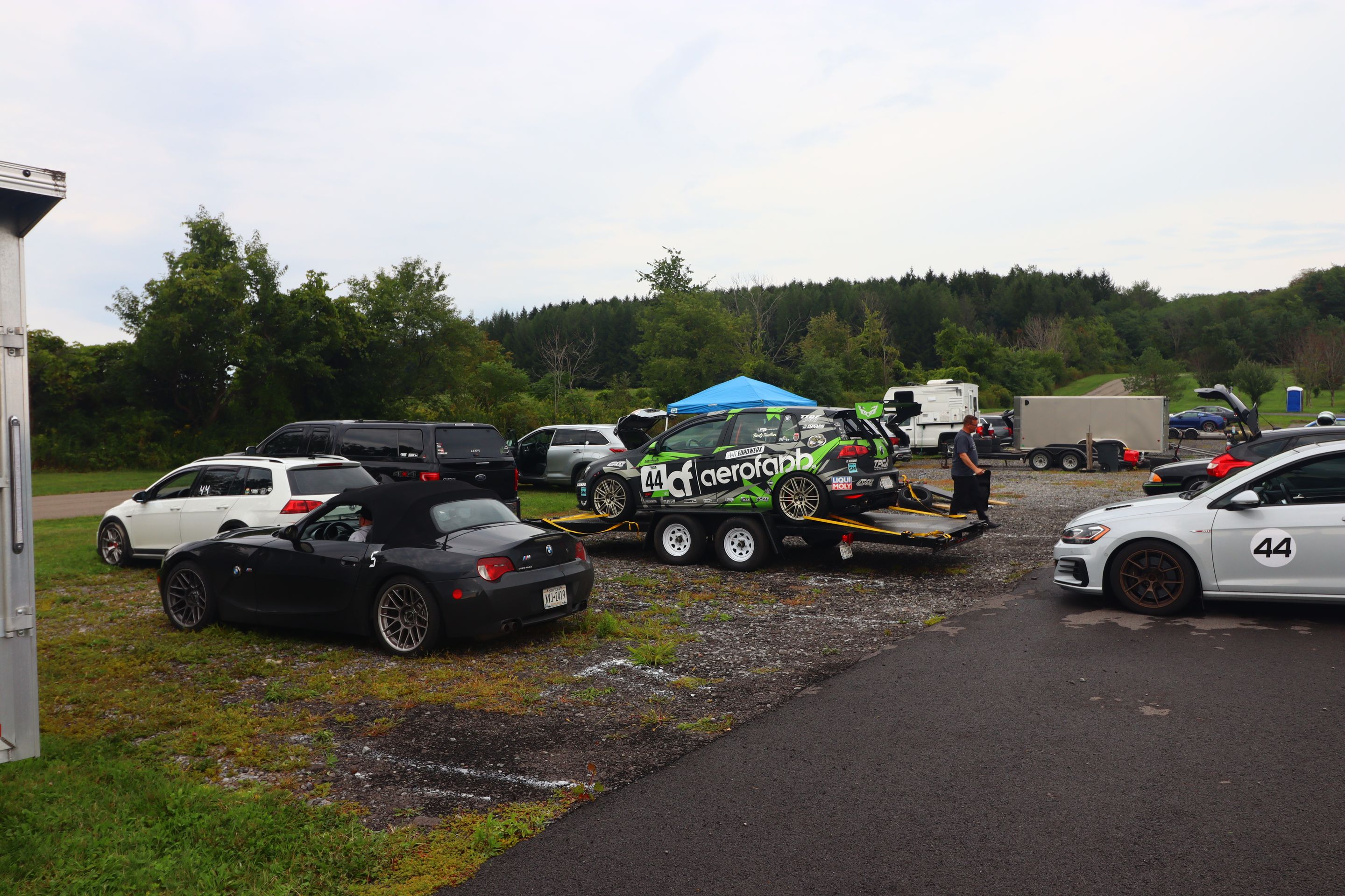 Race Livery VW MK7 GTI with 18" TC-10RT Apex wheels in Motorsport Gold