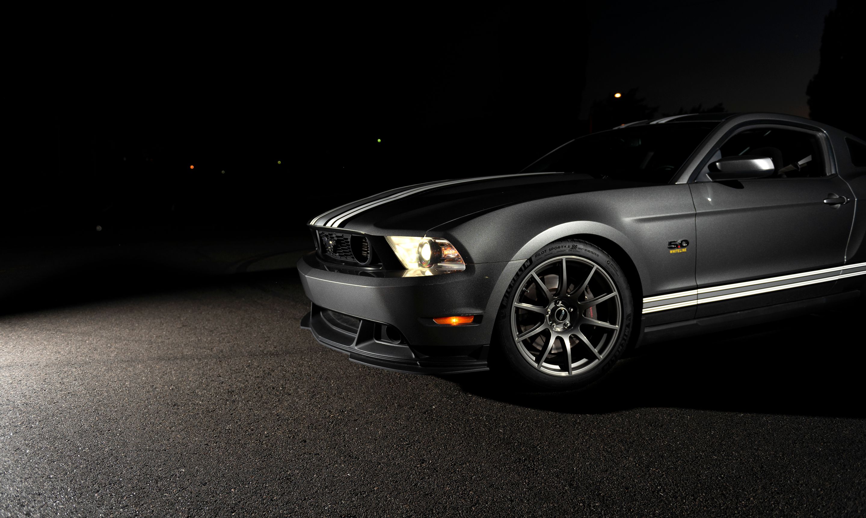 Grey Ford S197 Mustang GT with 19" SM-10 Apex wheels in Anthracite
