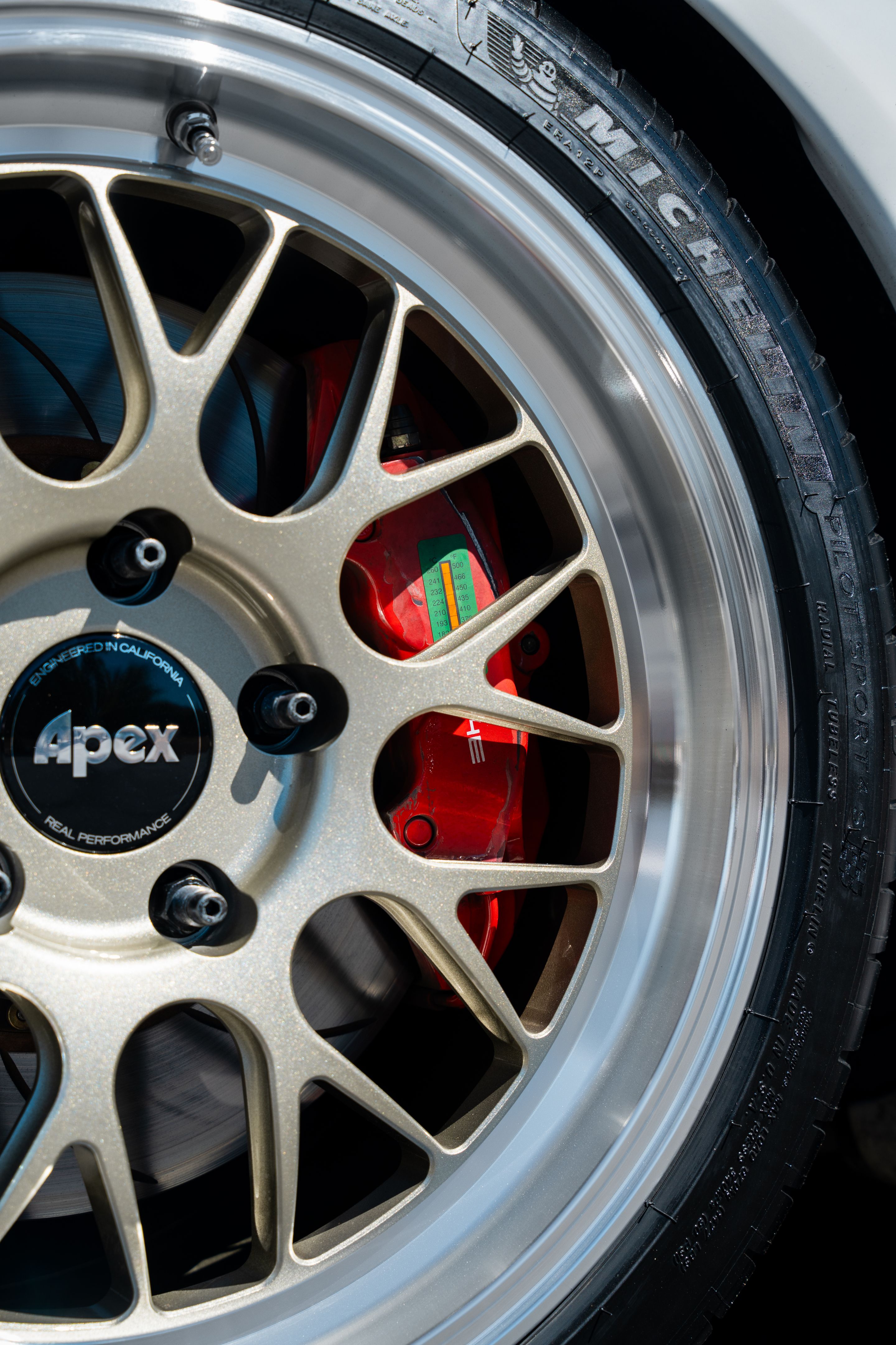 White Porsche 911 996 Carrera with 18" ML-10RT Apex wheels in Machined Lip Gloss Motorsport Gold