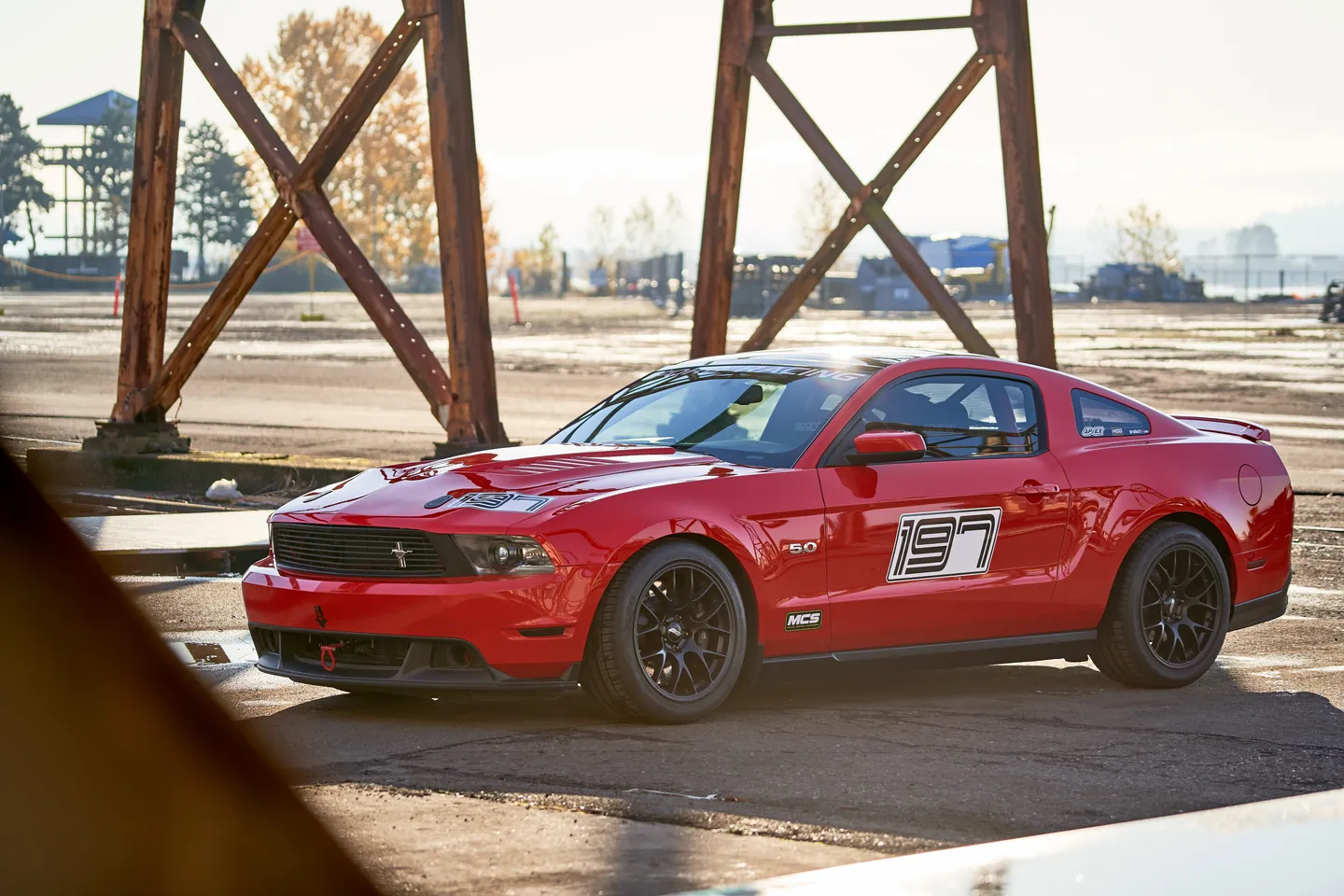 Ford S197 Mustang GT with 18