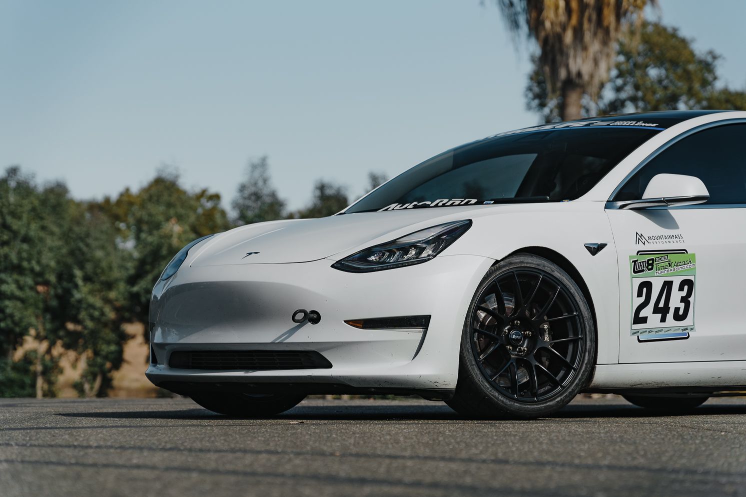 White Tesla Model 3 with 19" EC-7RS Apex wheels in Satin Black
