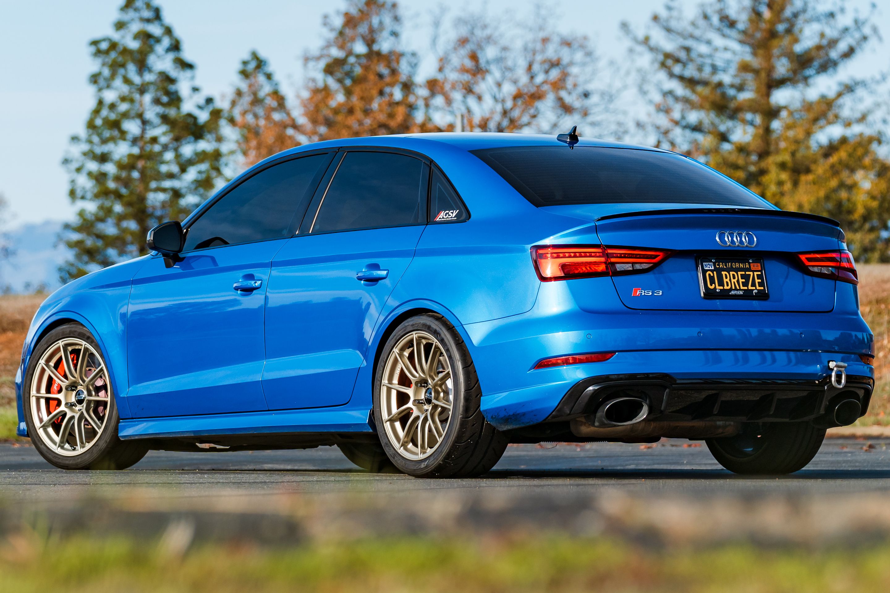 Blue Audi 8V RS 3 with 18" SM-10RS Apex wheels in Motorsport Gold