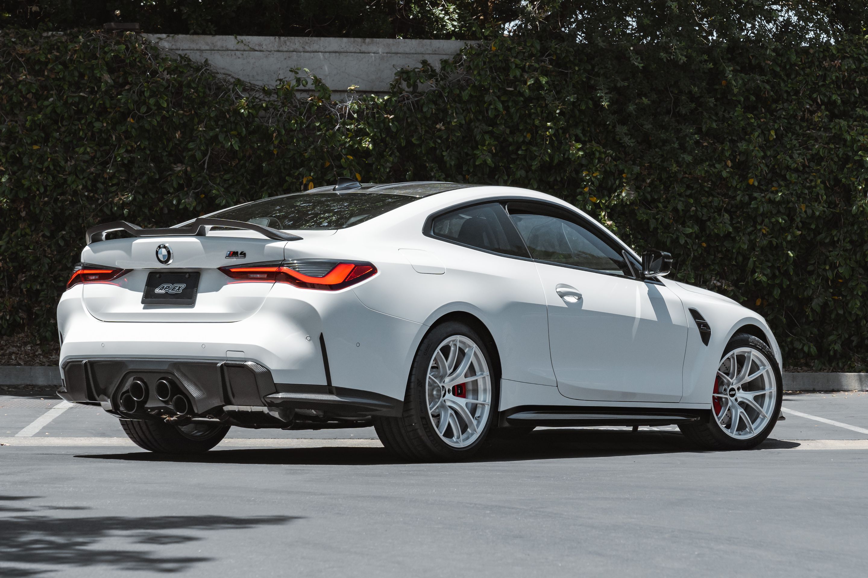 White BMW G82 Coupe M4 with 19" VS-5RS Apex wheels in Brushed Clear