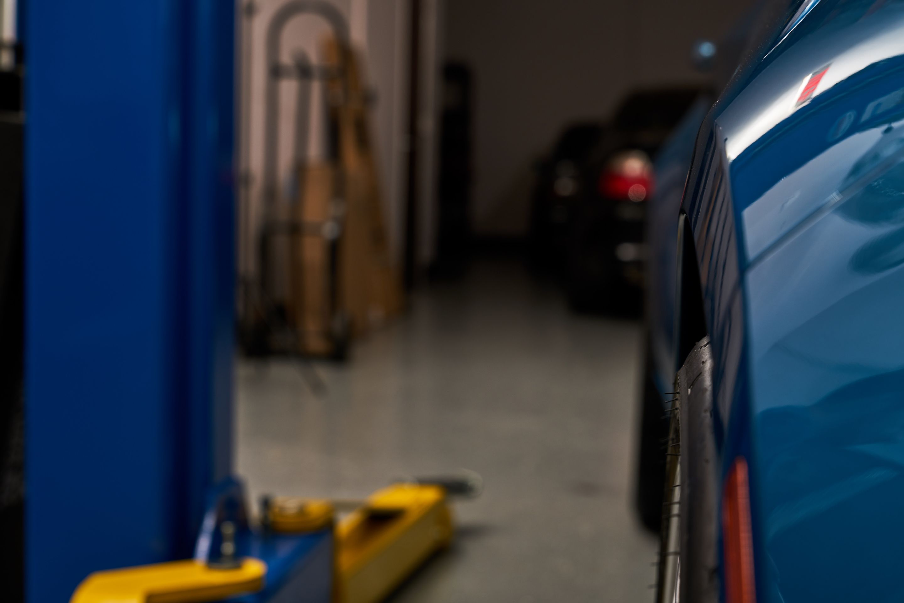 Blue BMW F87 M2 with 19" EC-7 Apex wheels in Race Silver