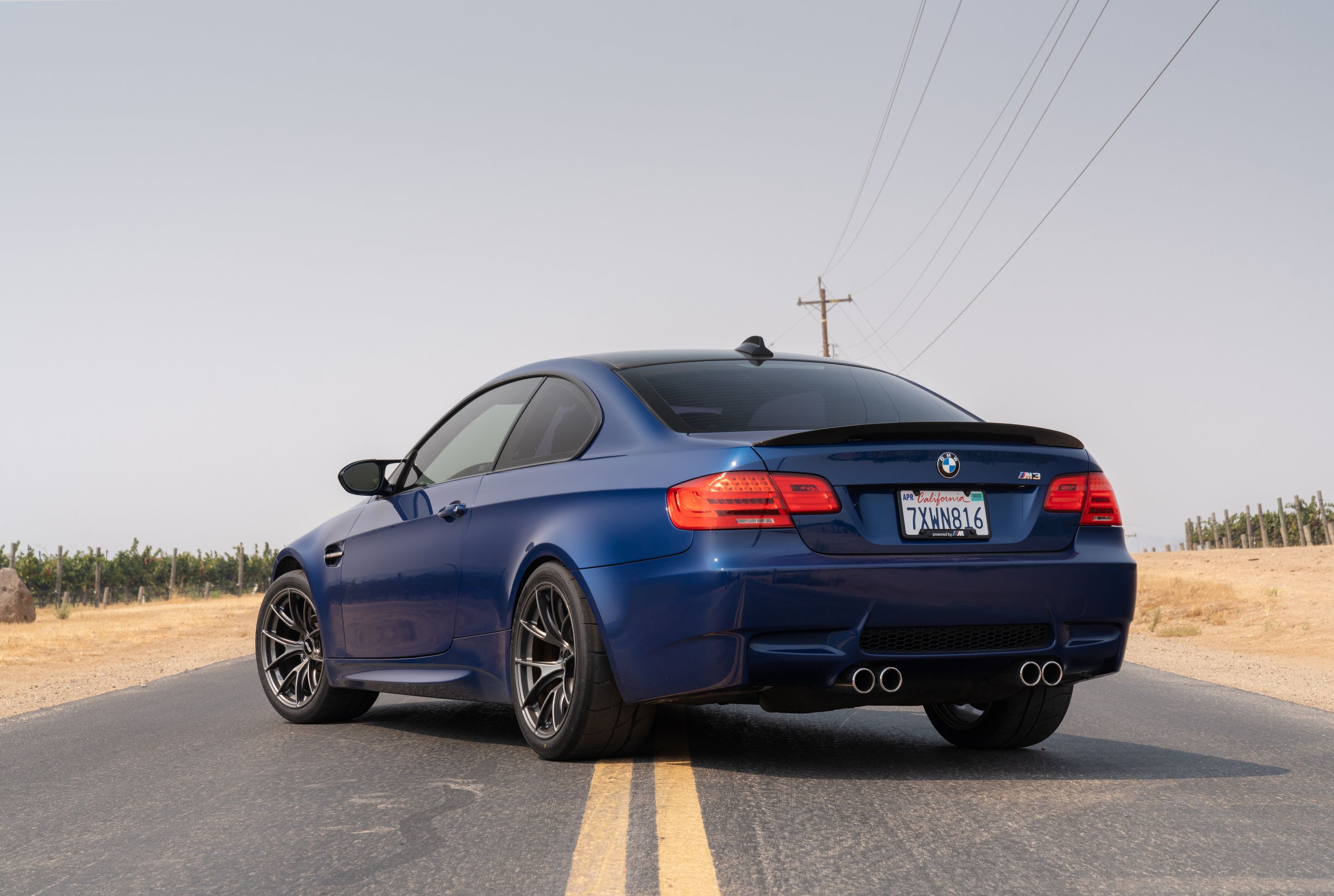 Blue BMW E92 Coupe M3 with 18" VS-5RS Apex wheels in Anthracite