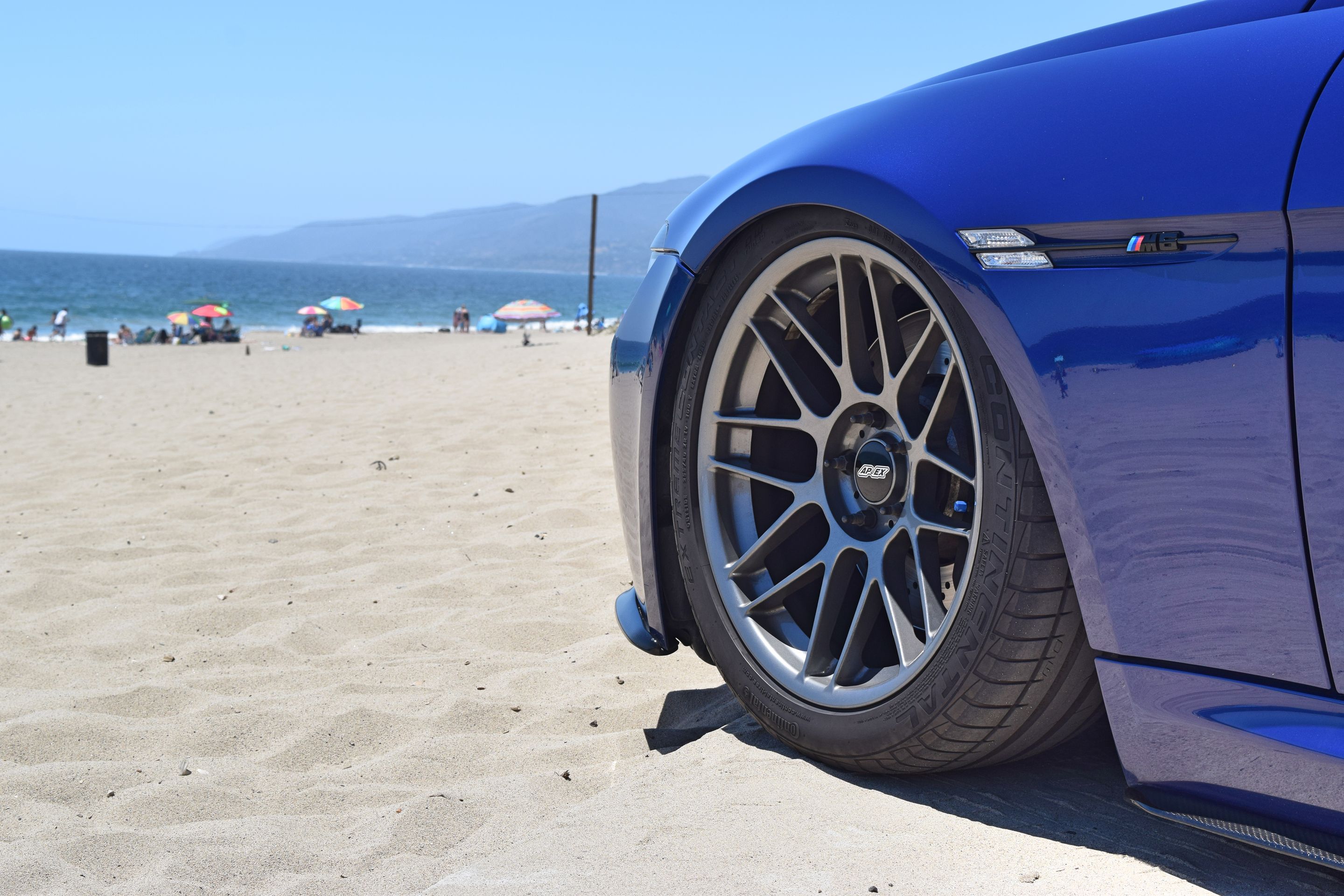 Blue BMW E63 Coupe M6 with 19" ARC-8 Apex wheels in Anthracite