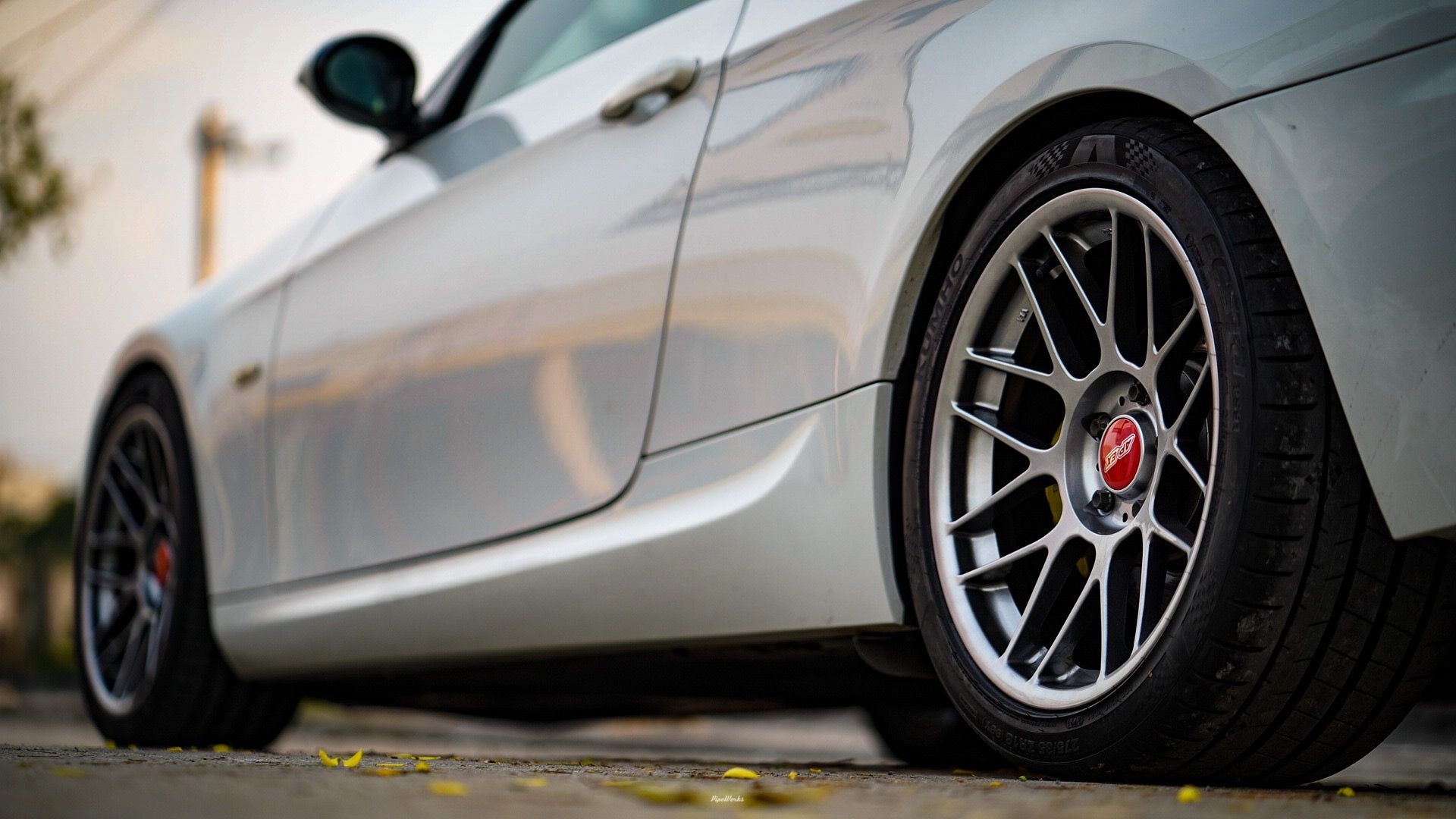 White BMW E92 Coupe 3 Series with 18" ARC-8 Apex wheels in Hyper Black