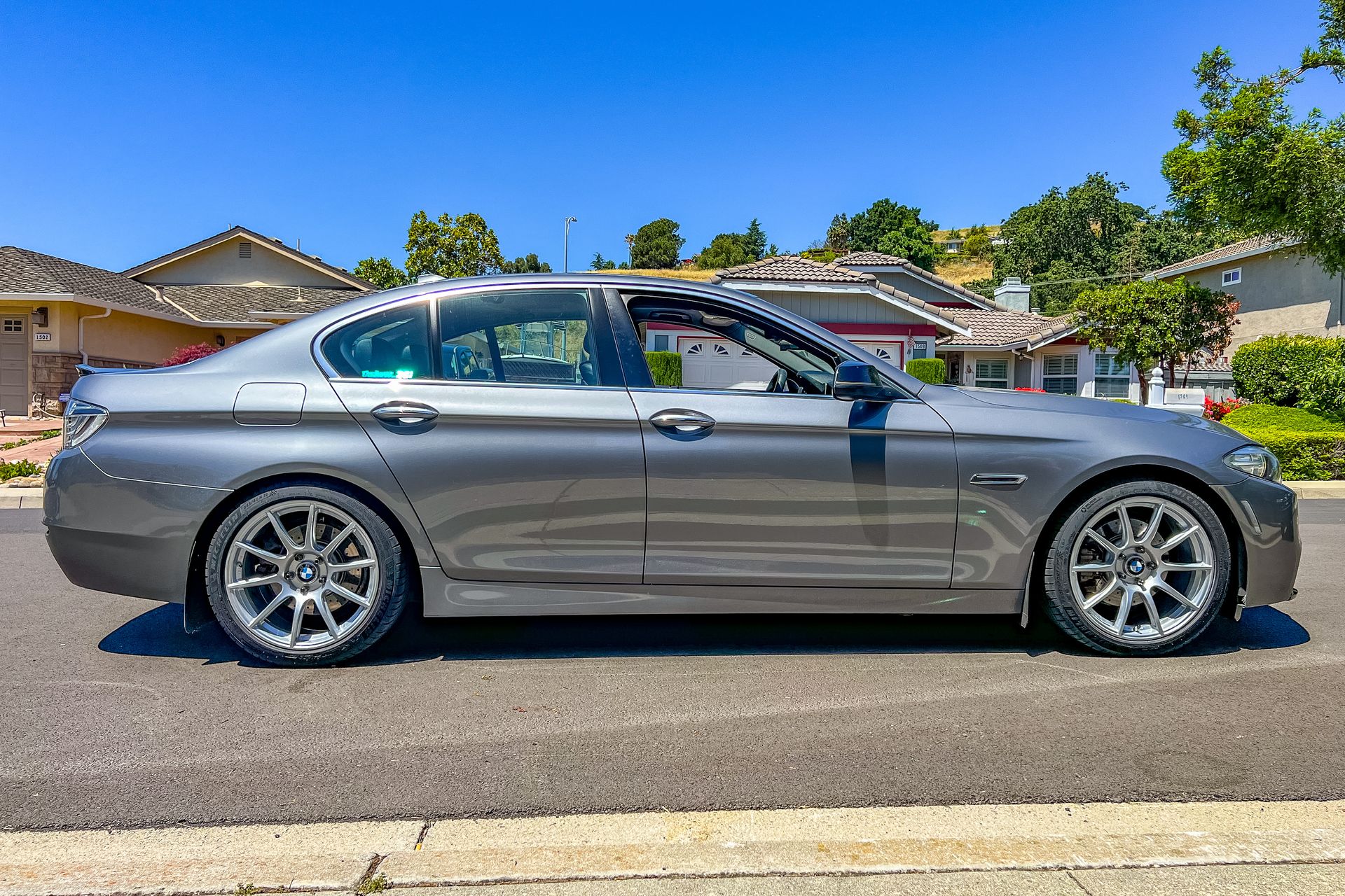 BMW F10 Sedan 5 Series with 19" SM-10 in Race Silver