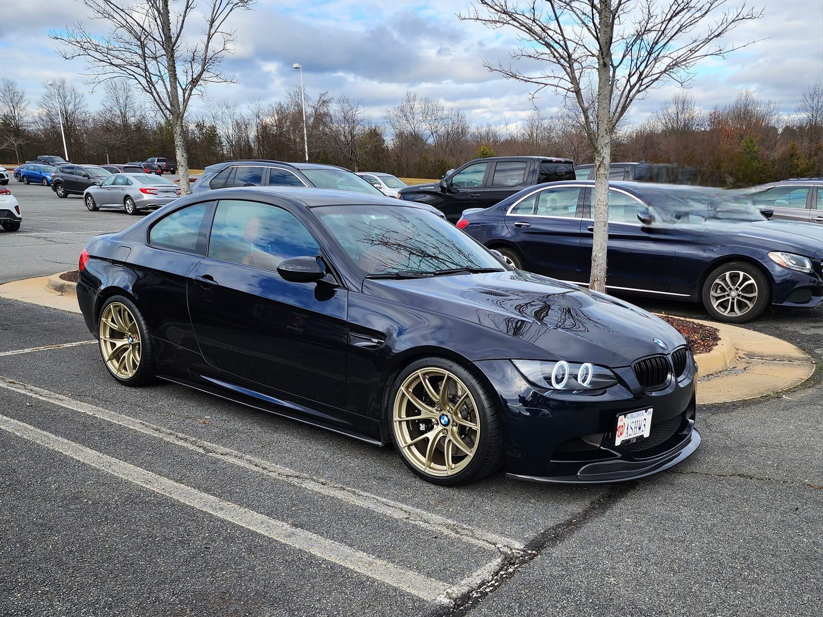 Black BMW E92 Coupe M3 with 19" VS-5RS Apex wheels in Motorsport Gold