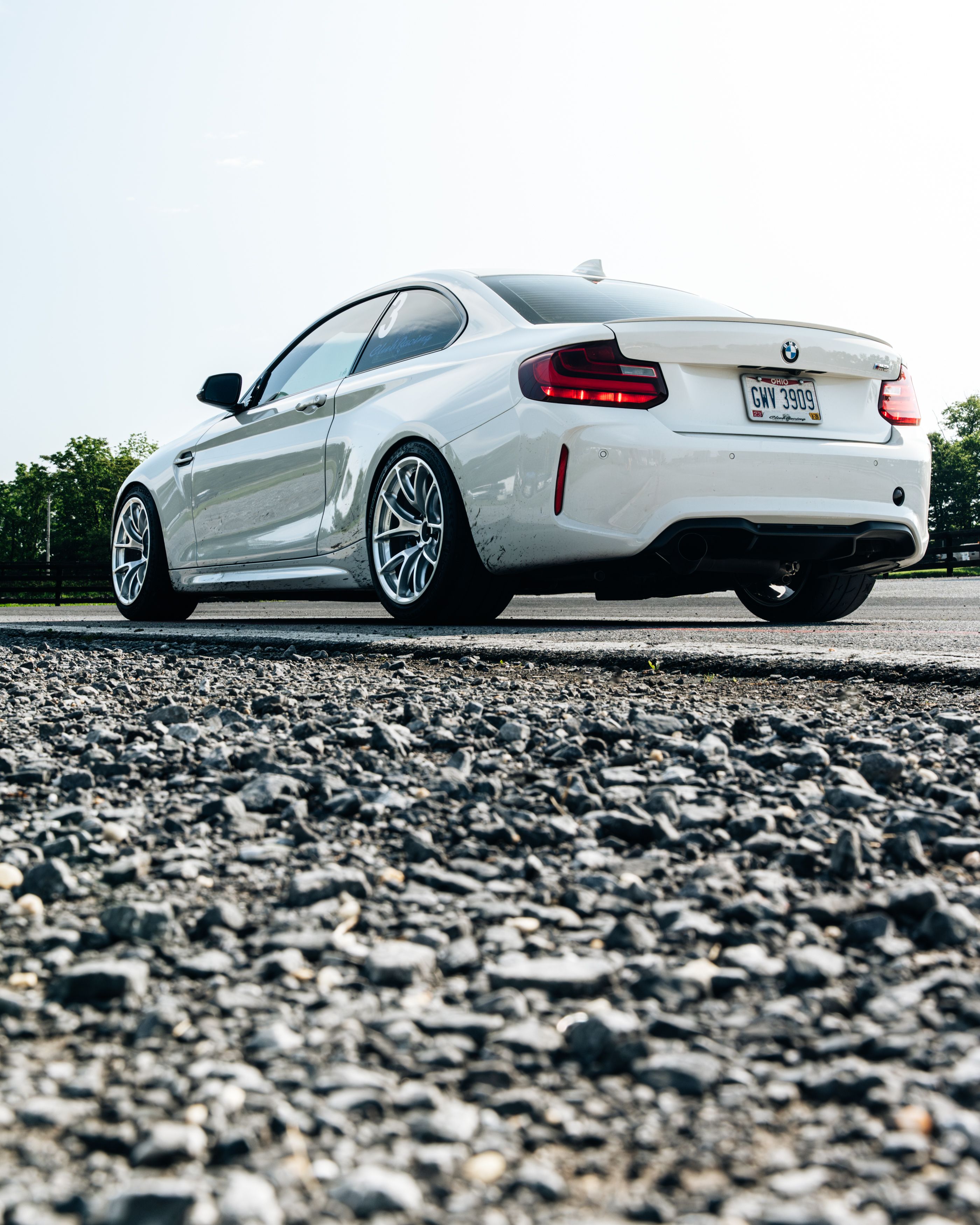 White BMW F87 M2 with 18" VS-5RE Apex wheels in Anthracite