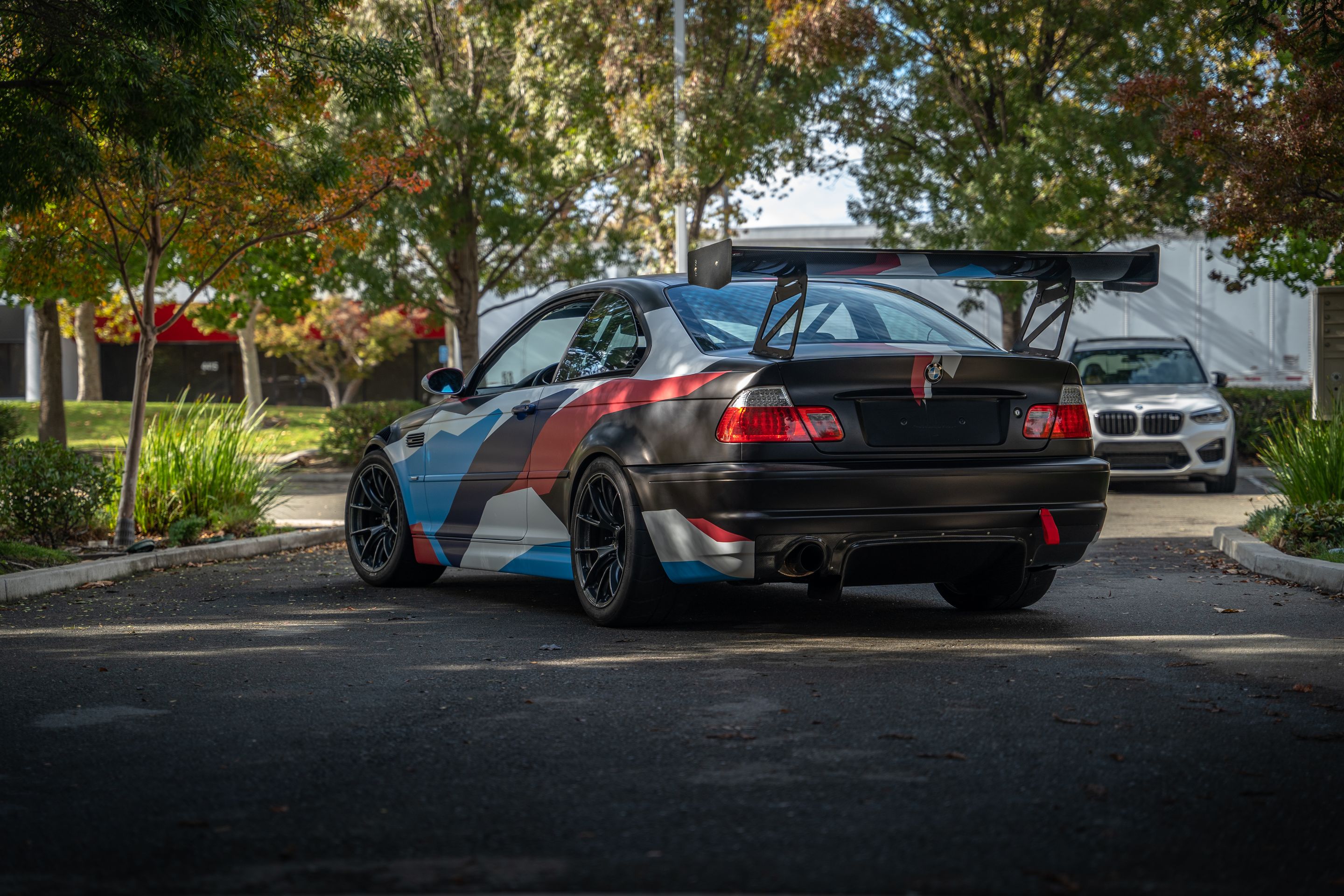Multicolor BMW E46 M3 with 18" VS-5RS Apex wheels in Anthracite