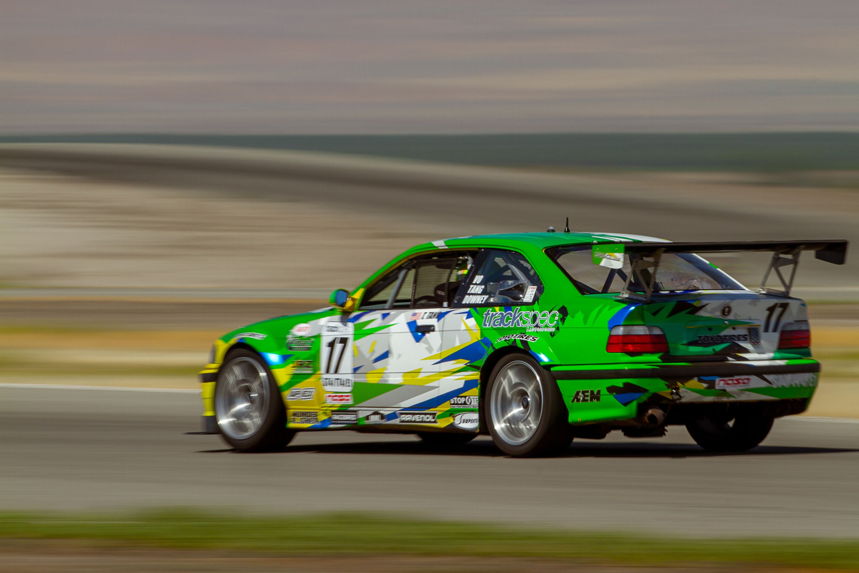 Race Livery BMW E36 M3 with 18" EC-7R Apex wheels in Brushed Clear