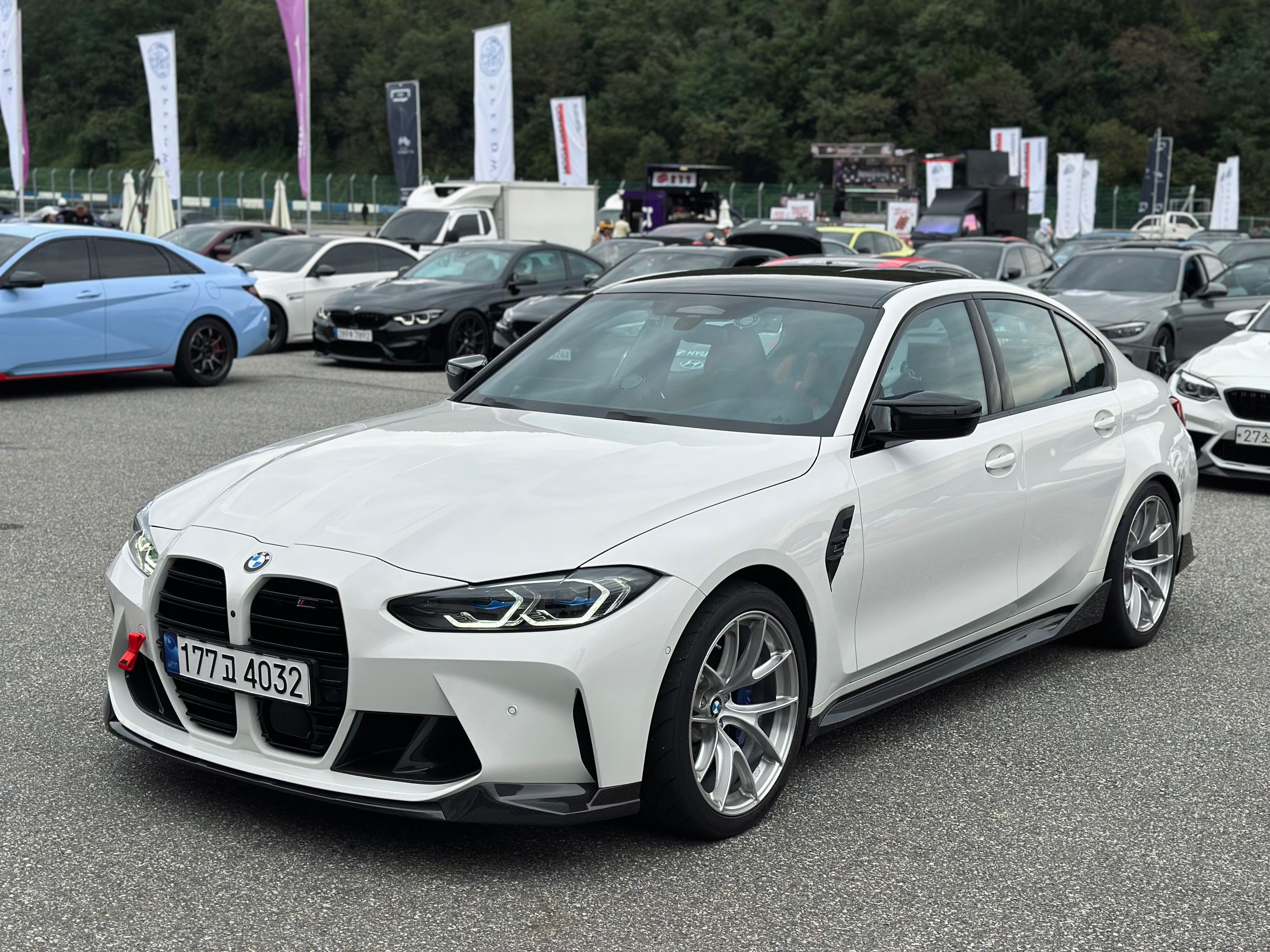 White BMW G80 M3 with 19" VS-5RS Apex wheels in Brushed Clear
