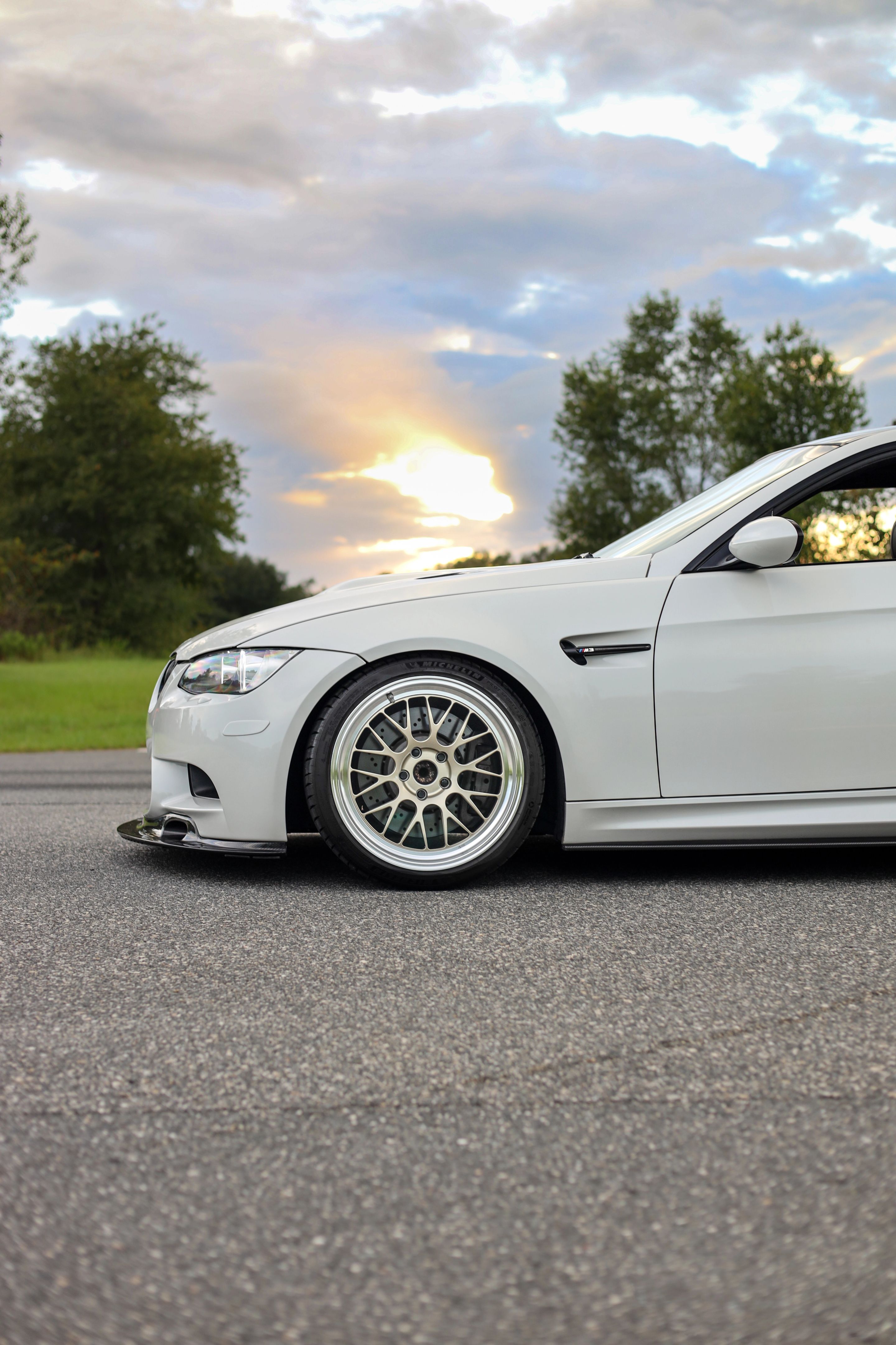 White BMW E92 Coupe M3 with 19" ML-10RT Apex wheels in Machined Lip Gloss Motorsport Gold