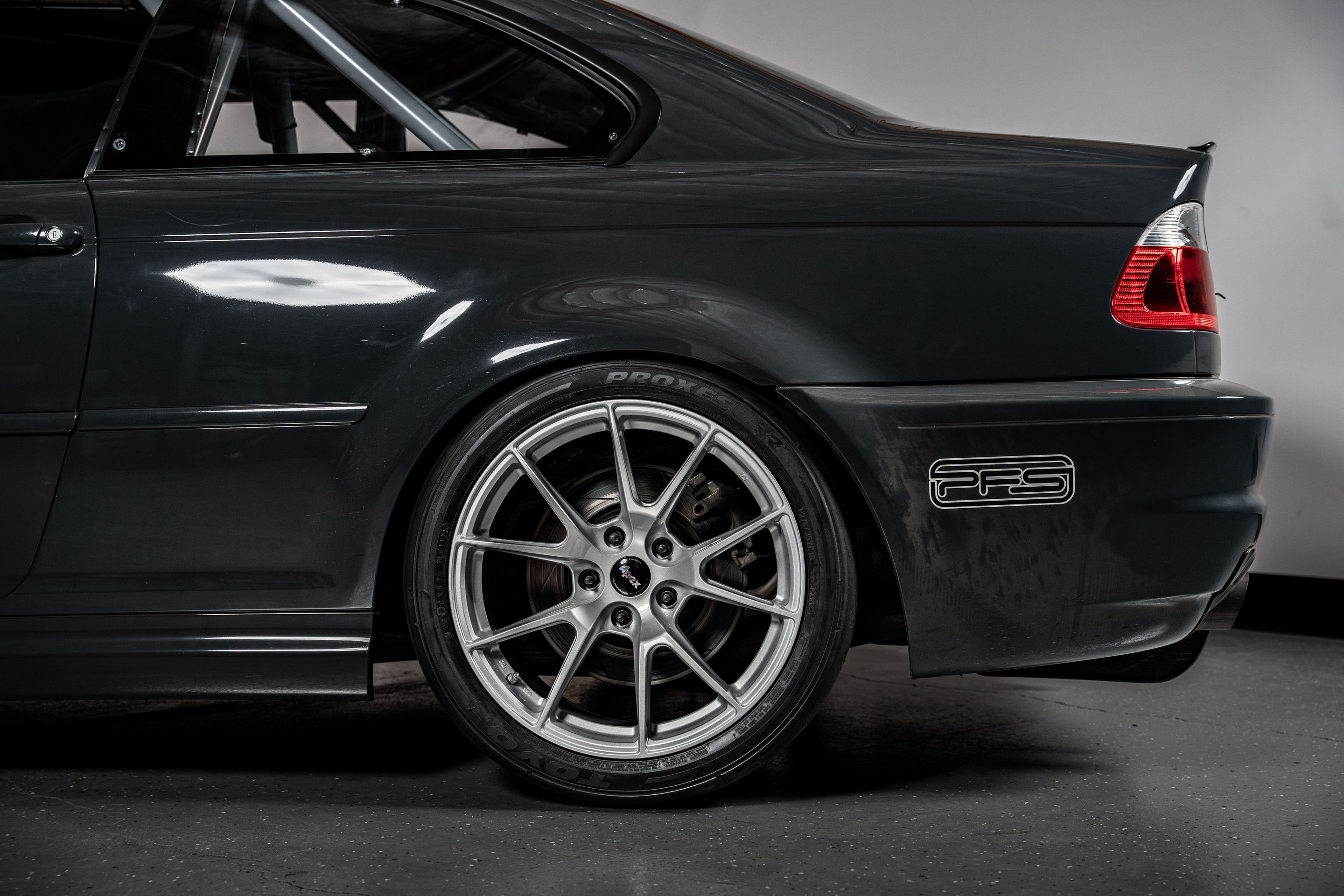 Grey BMW E46 M3 with 18" VS-5 Apex wheels in Race Silver