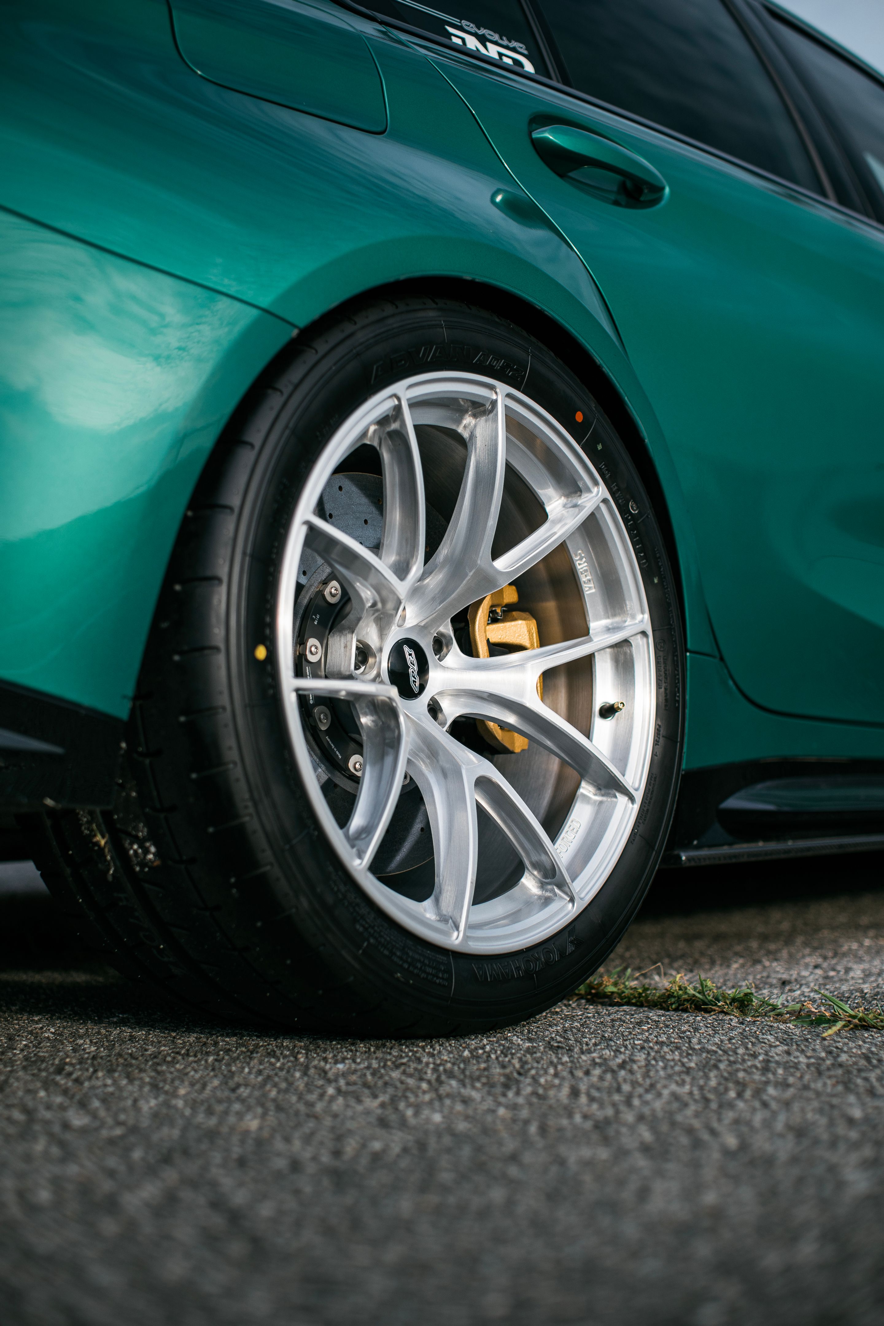 Green BMW G80 M3 with 19" VS-5RS Apex wheels in Brushed Clear