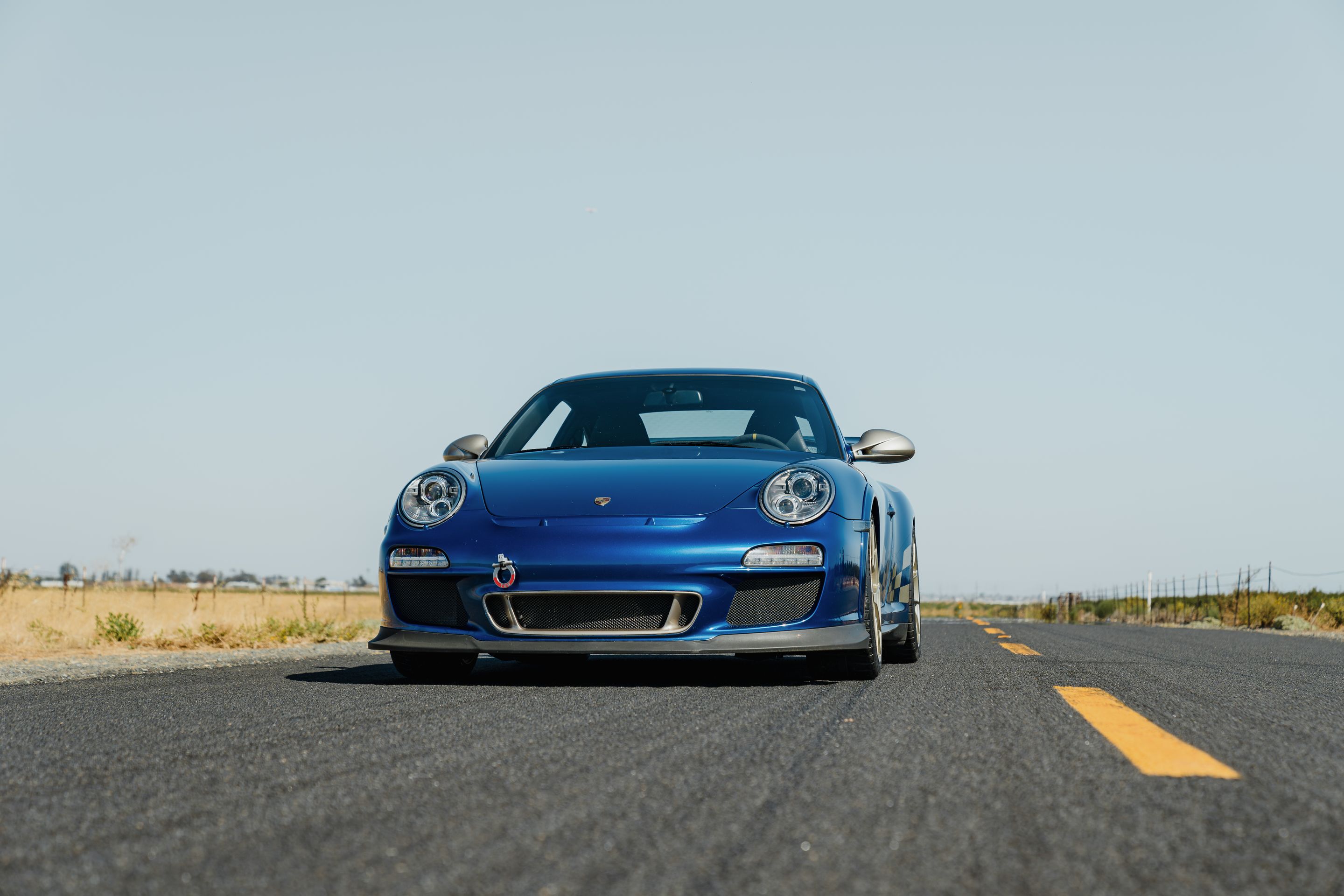 Blue Porsche 911 997 GT3 RS with 19" VS-5RS Apex wheels in Motorsport Gold