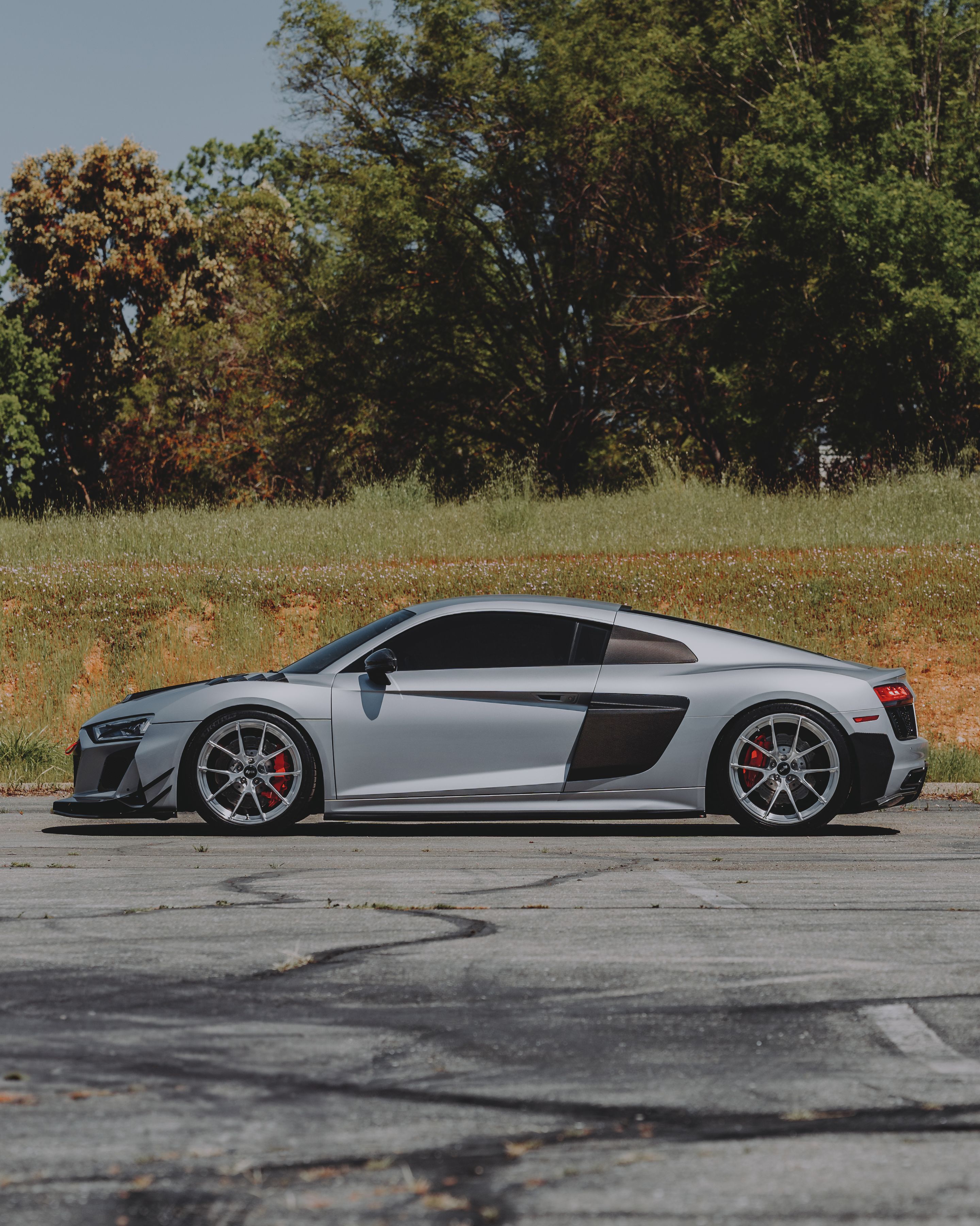 Silver Audi Gen 2 R8 with 19"/20" VS-5RS Apex wheels in Brushed Clear