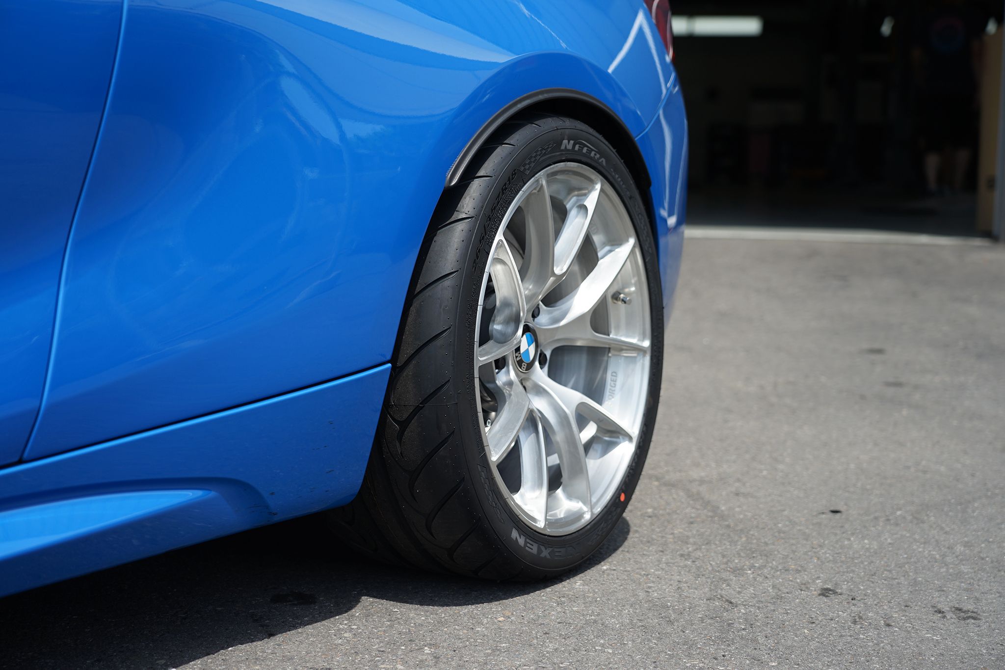 Blue BMW F87 M2 with 18" VS-5RS Apex wheels in Brushed Clear