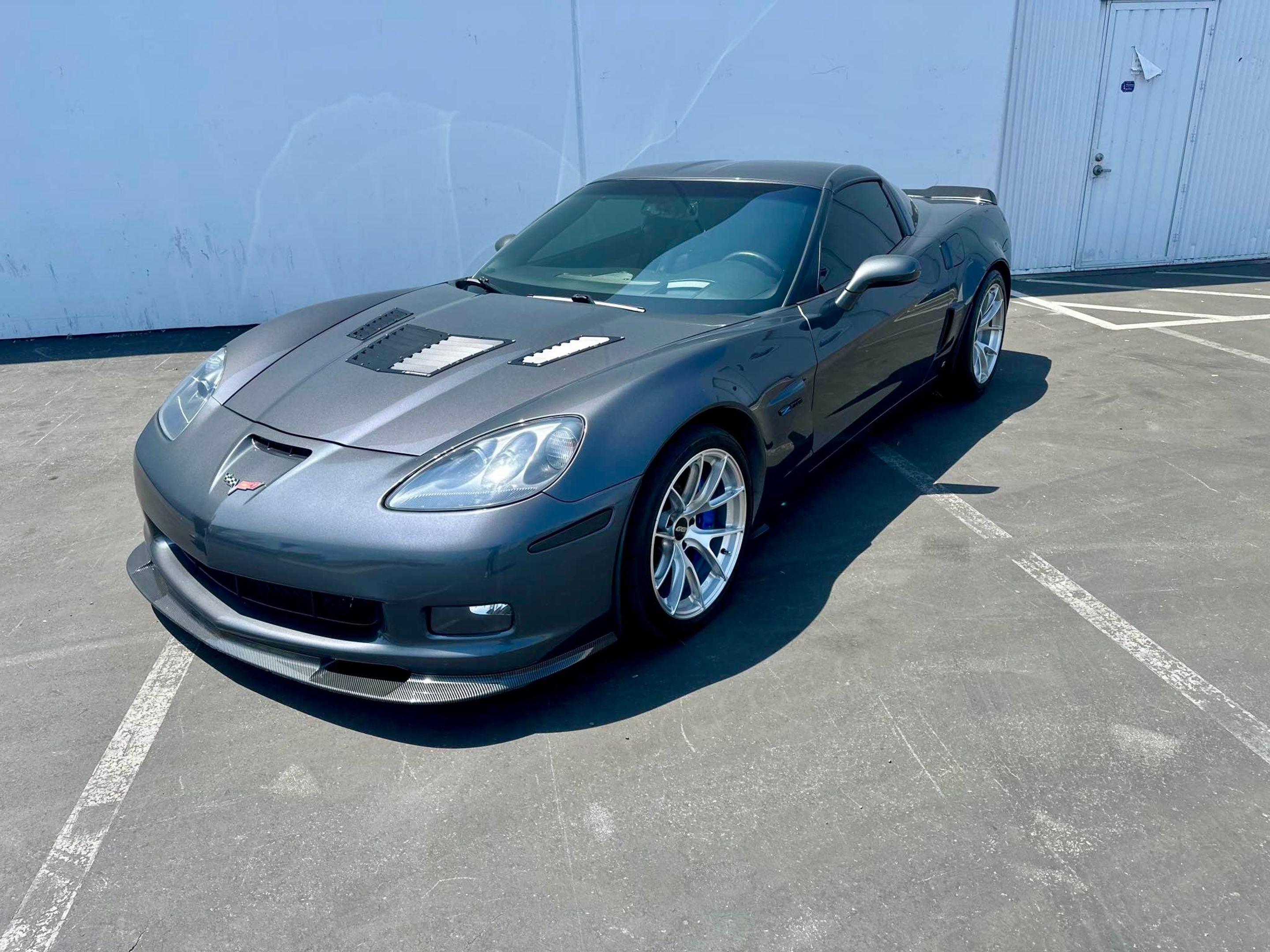 Grey Chevrolet C6 Corvette Z06 with 18" VS-5RS Apex wheels in Brushed Clear