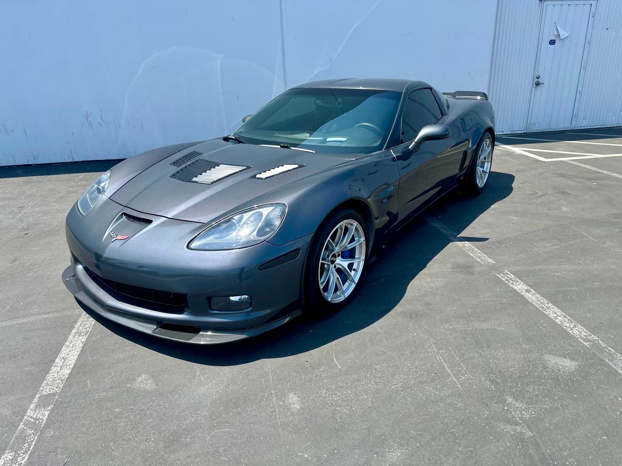 Grey Chevrolet C6 Corvette Z06 with 18" VS-5RS Apex wheels in Brushed Clear