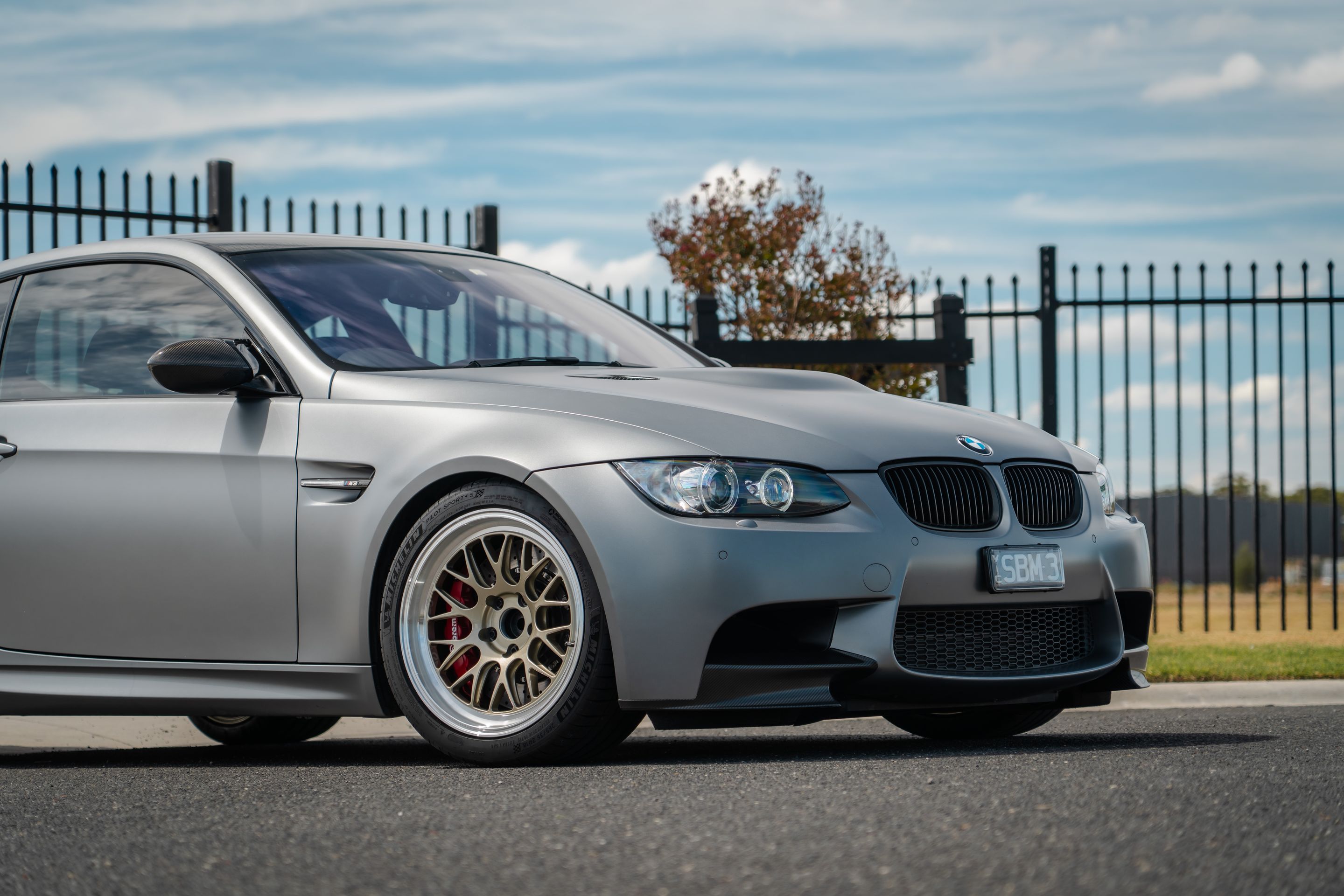 Grey BMW E92 Coupe M3 with 18" ML-10RT Apex wheels in Machined Lip Gloss Motorsport Gold