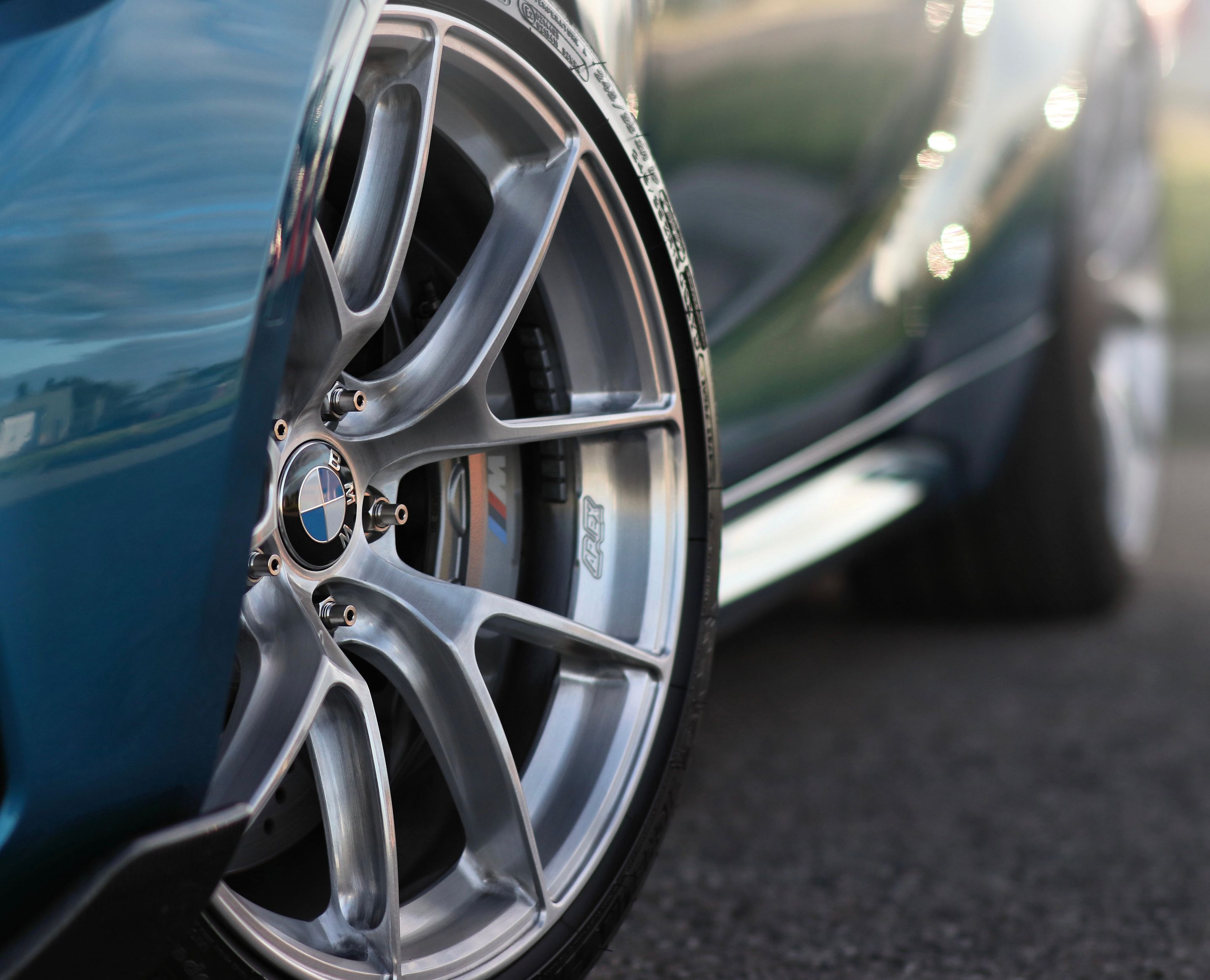 Blue BMW F87 M2 with 19" VS-5RS Apex wheels in Brushed Clear