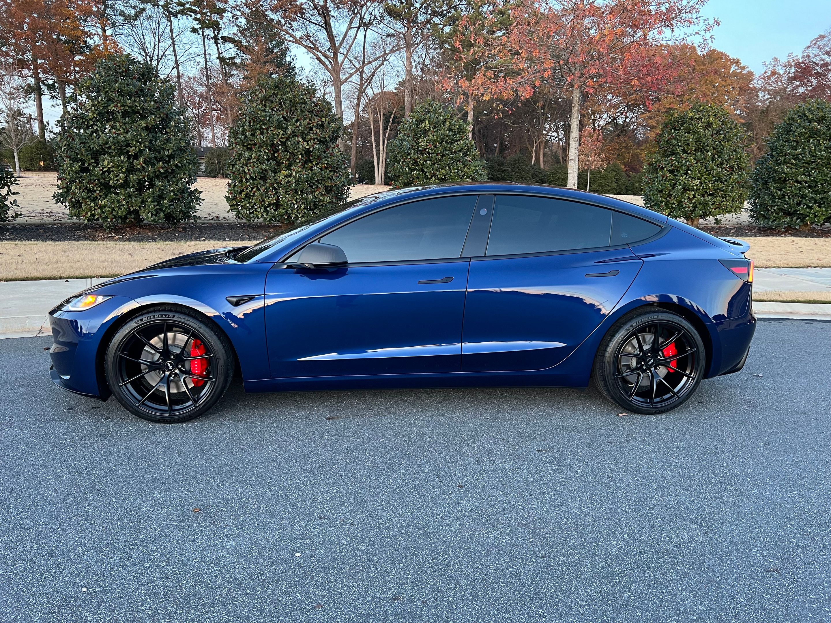Blue Tesla Model 3 with 20" VS-5RS Apex wheels in Satin Black