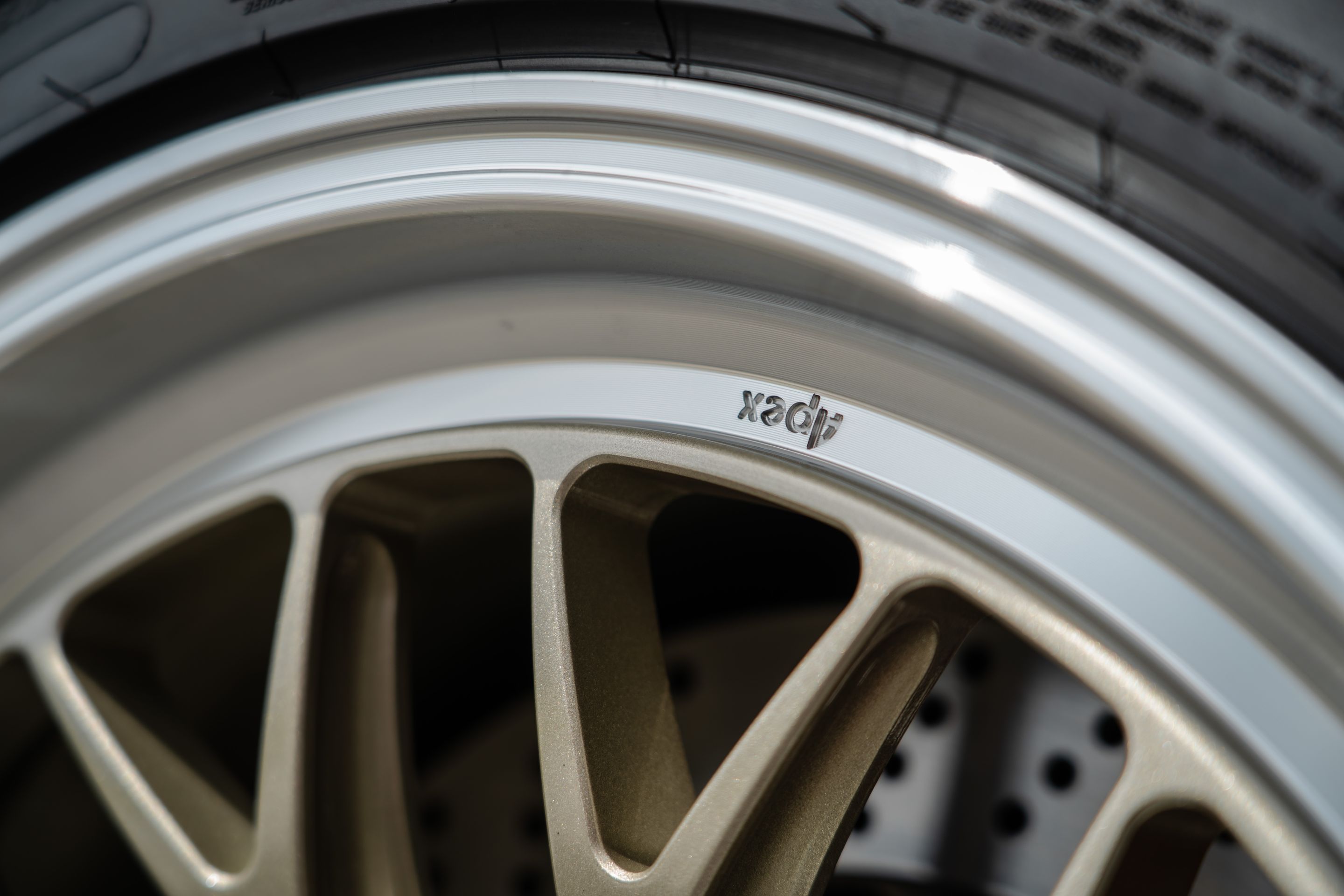 Grey BMW E92 Coupe M3 with 18" ML-10RT Apex wheels in Machined Lip Gloss Motorsport Gold