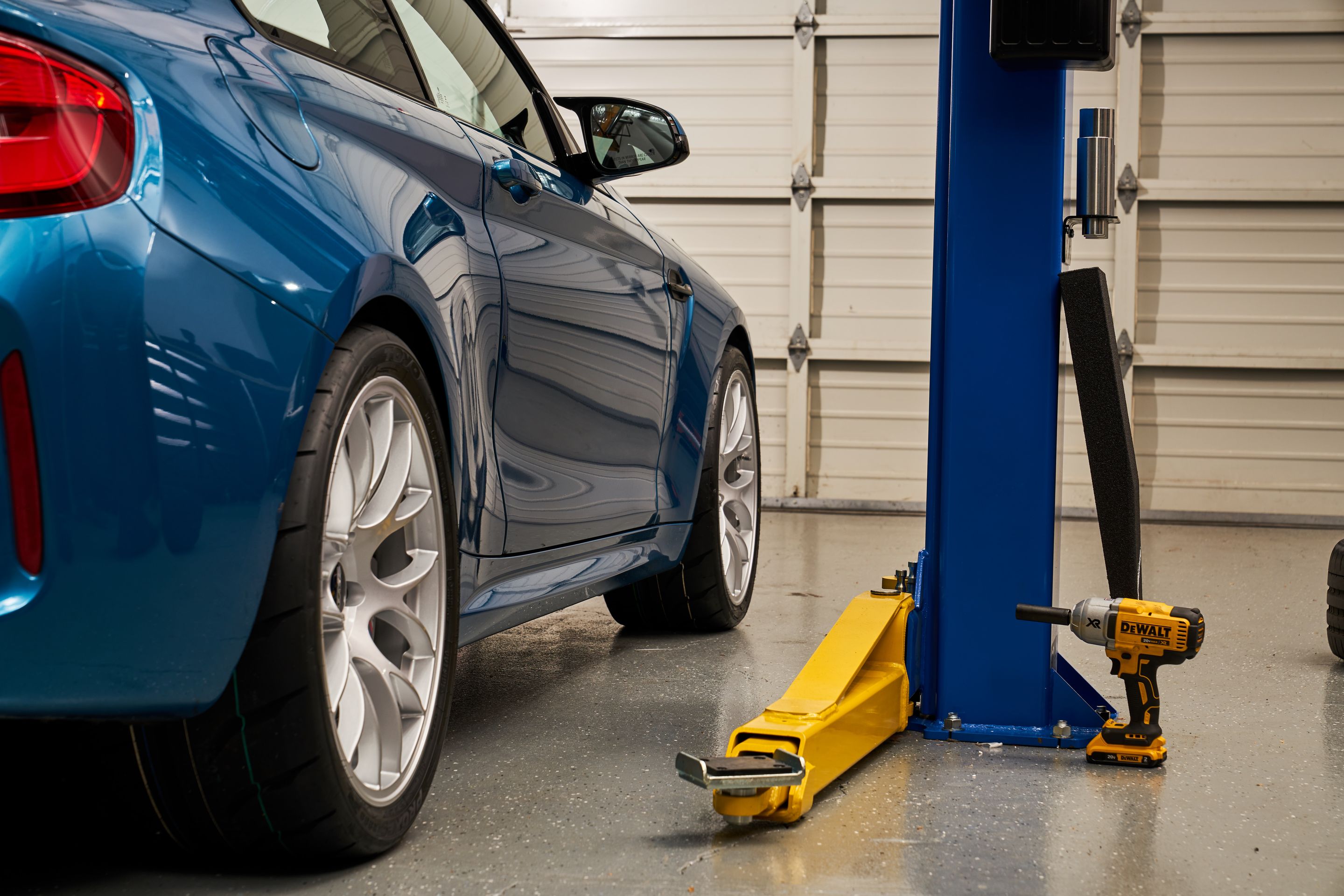 Blue BMW F87 M2 with 19" EC-7 Apex wheels in Race Silver