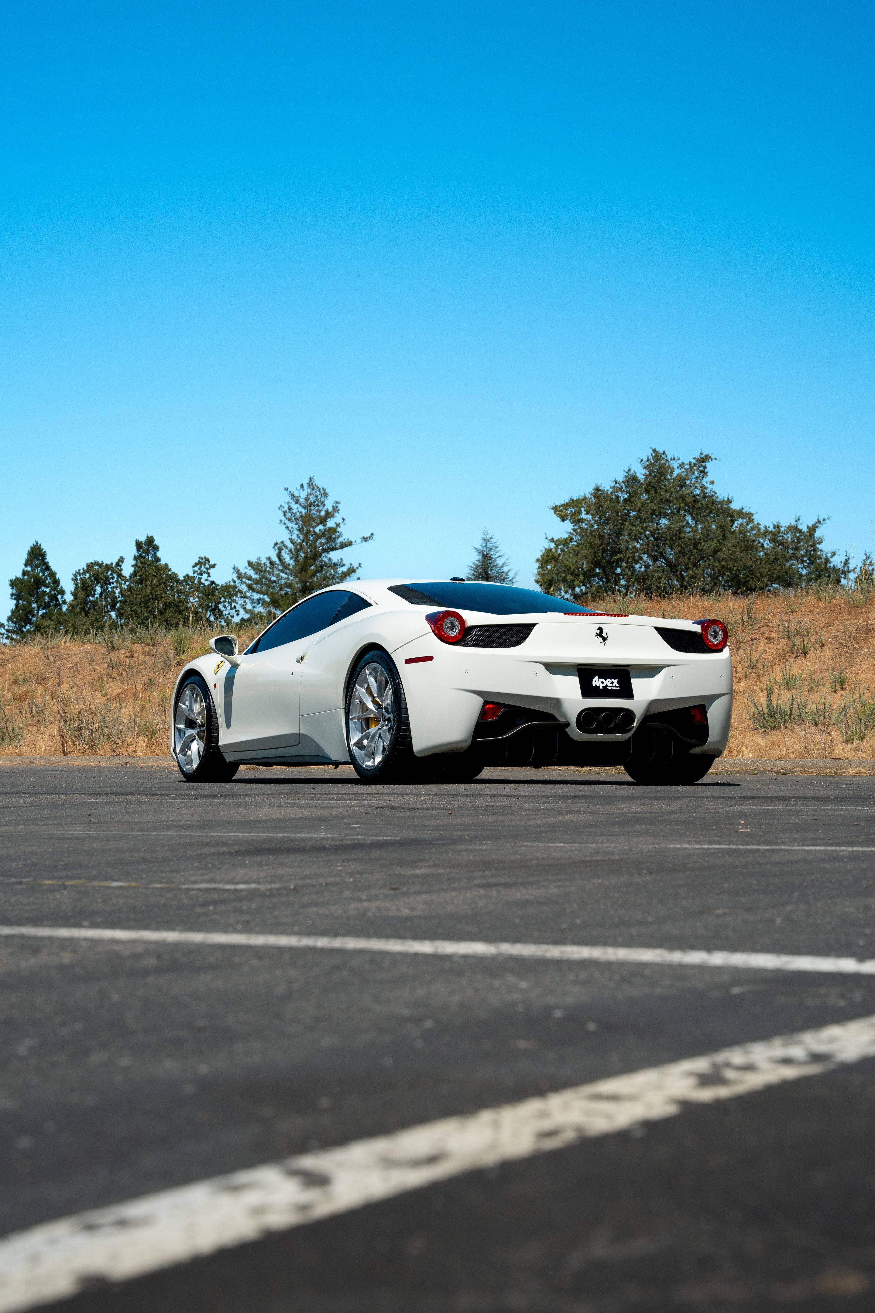 White Ferrari 458 Italia with 20" VS-5RS Apex wheels in Brushed Clear
