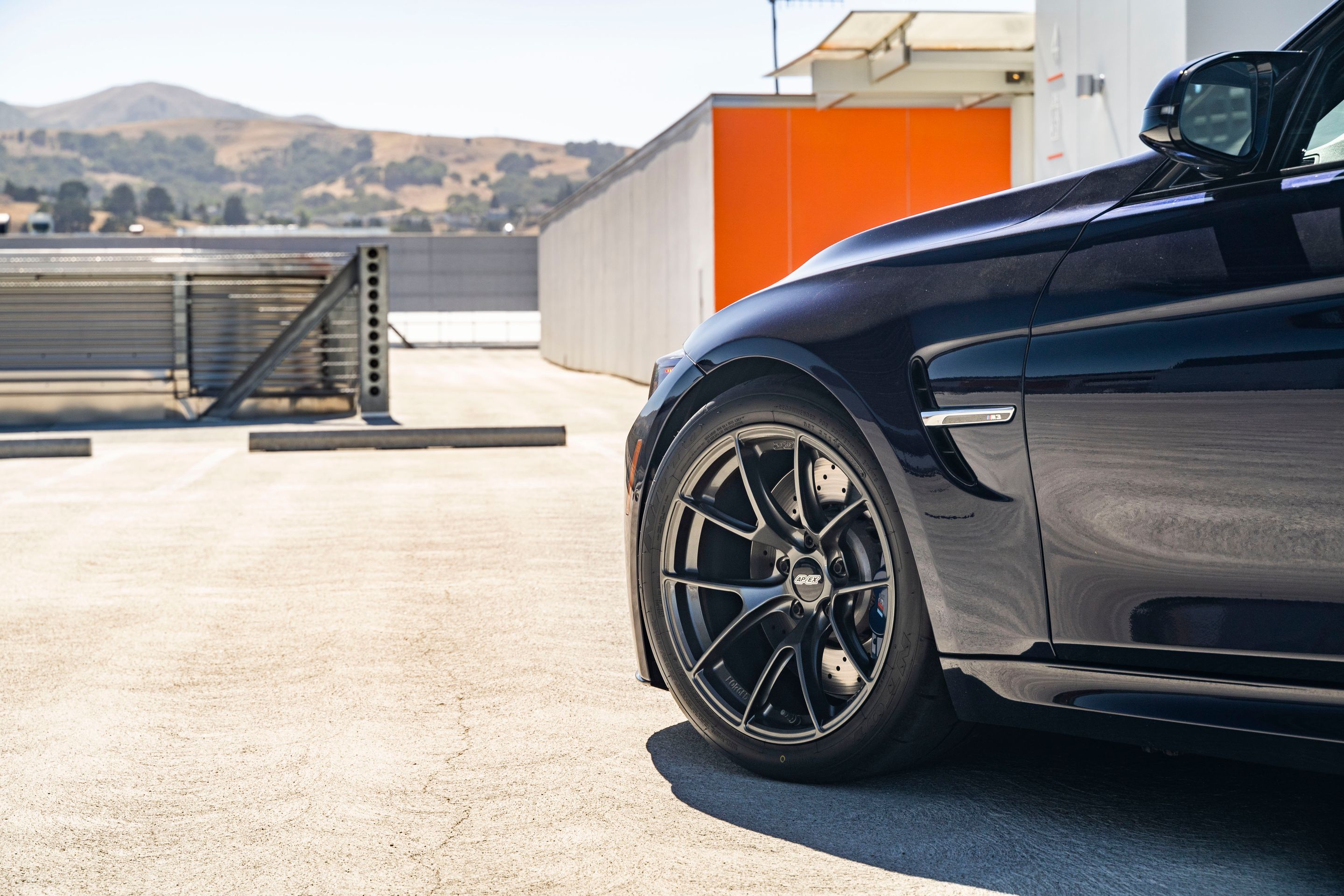 Blue BMW F80 M3 with 18" VS-5RS Apex wheels in Anthracite