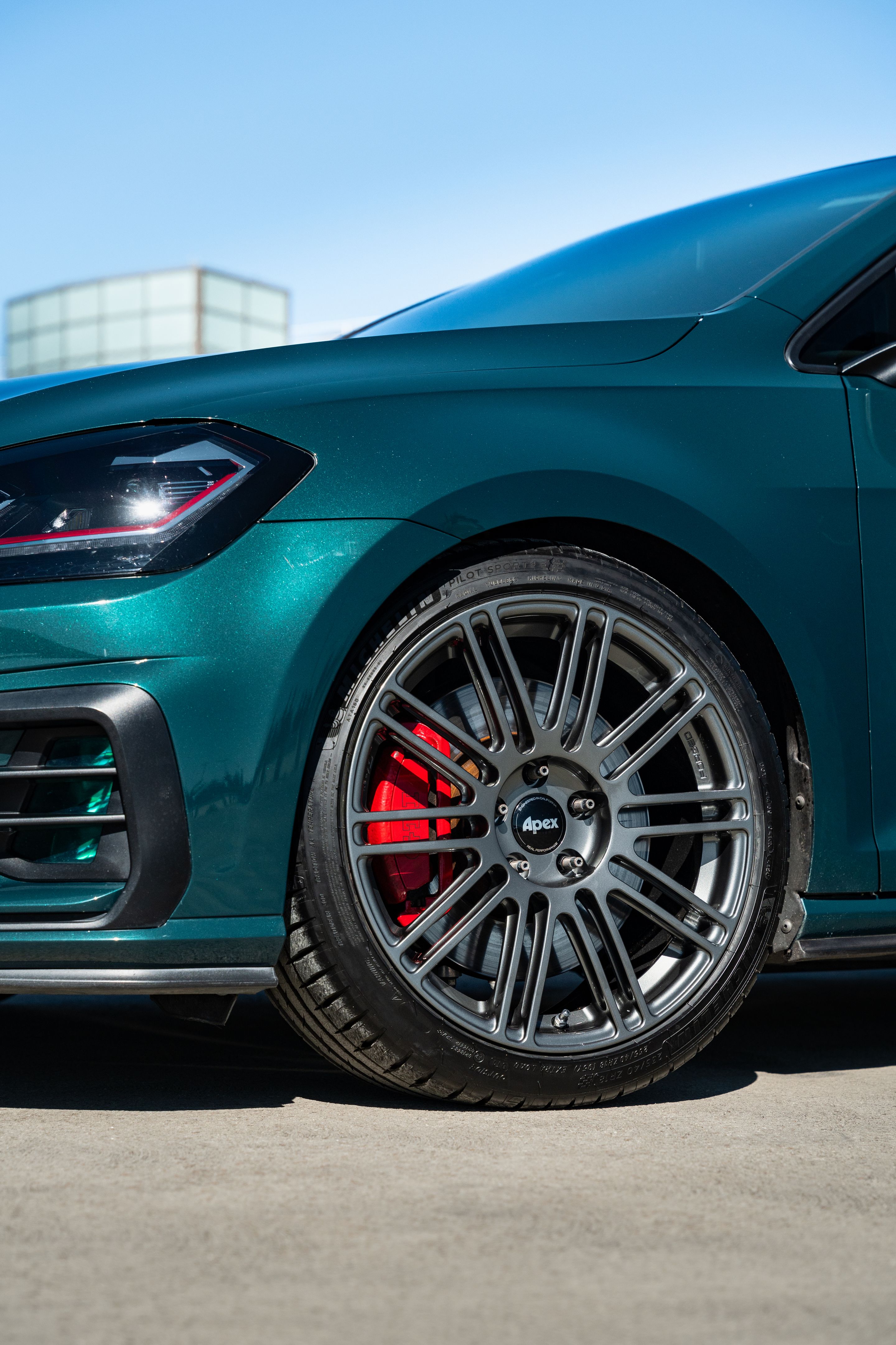 Green VW MK7 GTI with 18" TC-10RT Apex wheels in Anthracite