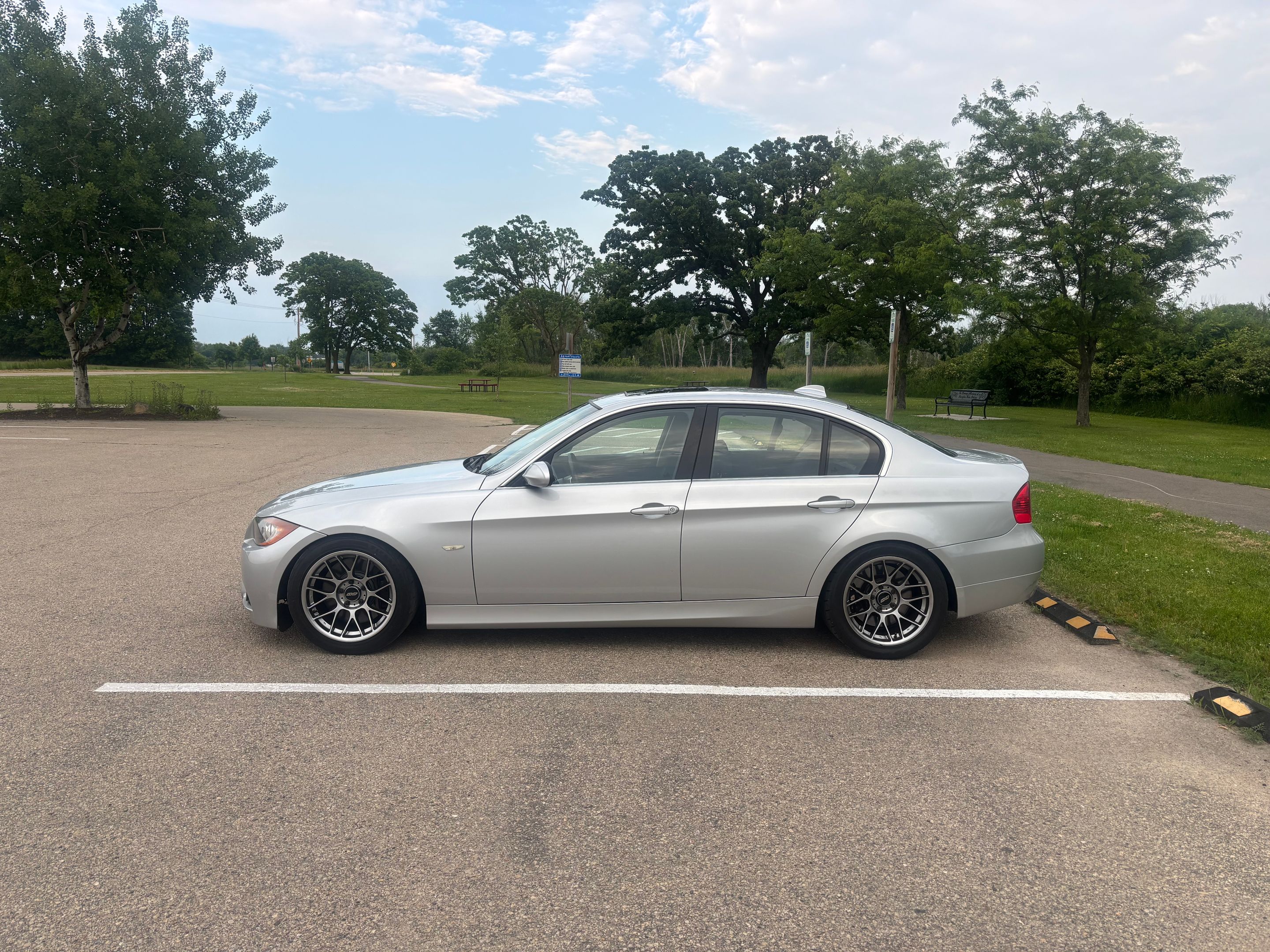Silver BMW 3 Series with 17" ARC-8 Apex wheels in Hyper Black