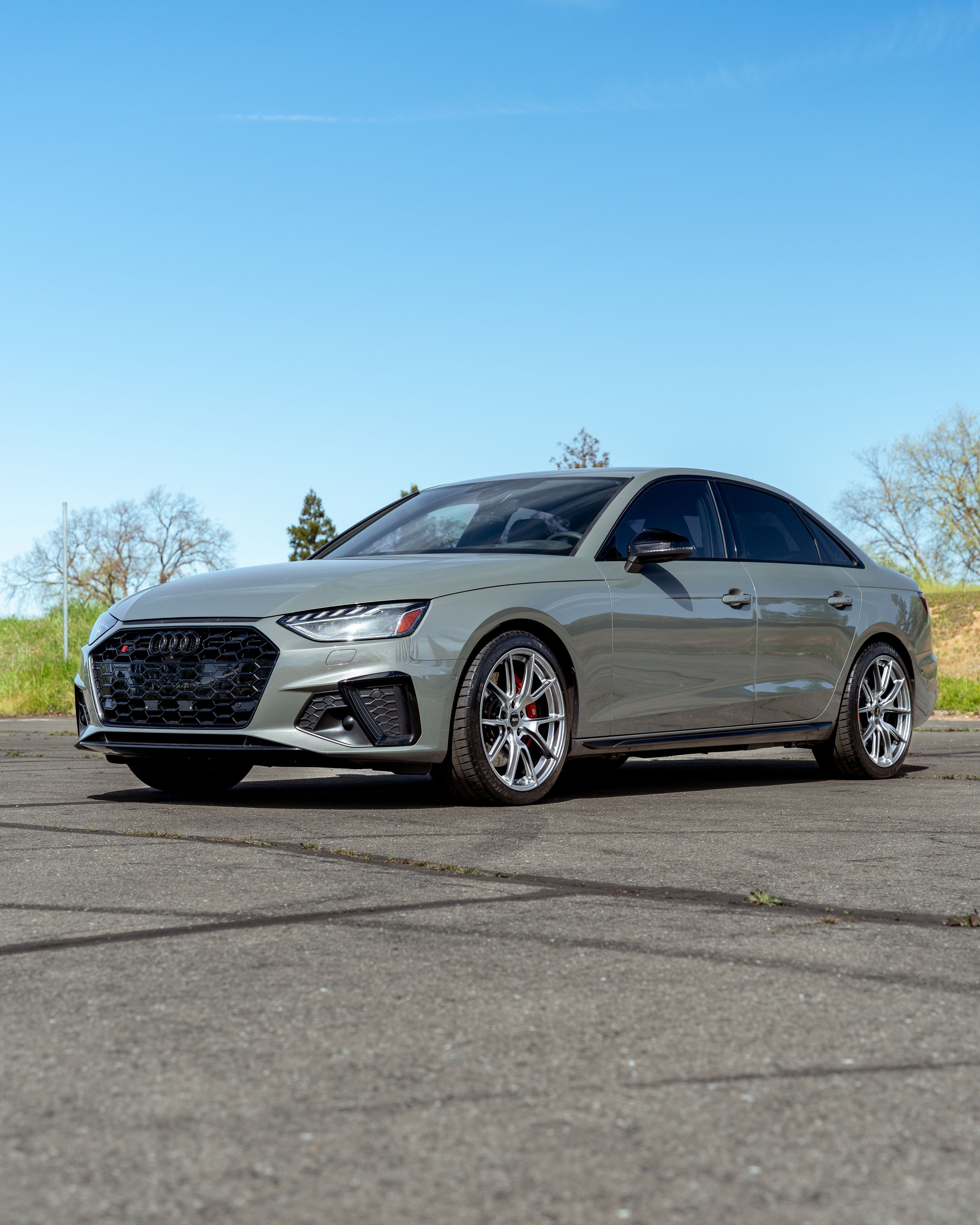 Grey Audi B9 S4 with 19" VS-5 Apex wheels in Hyper Black
