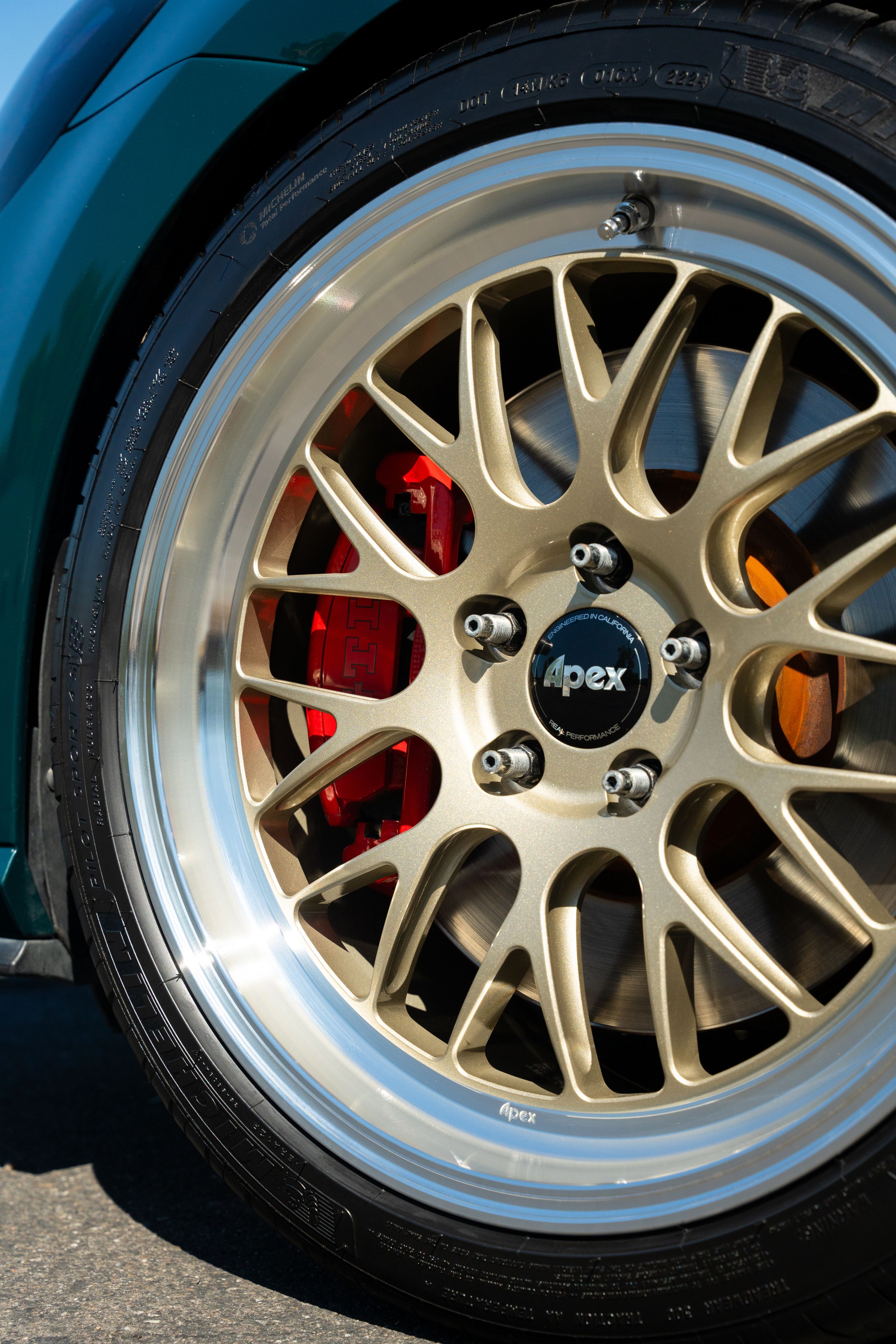 Green VW MK7 GTI with 18" ML-10RT Apex wheels in Machined Lip Gloss Motorsport Gold